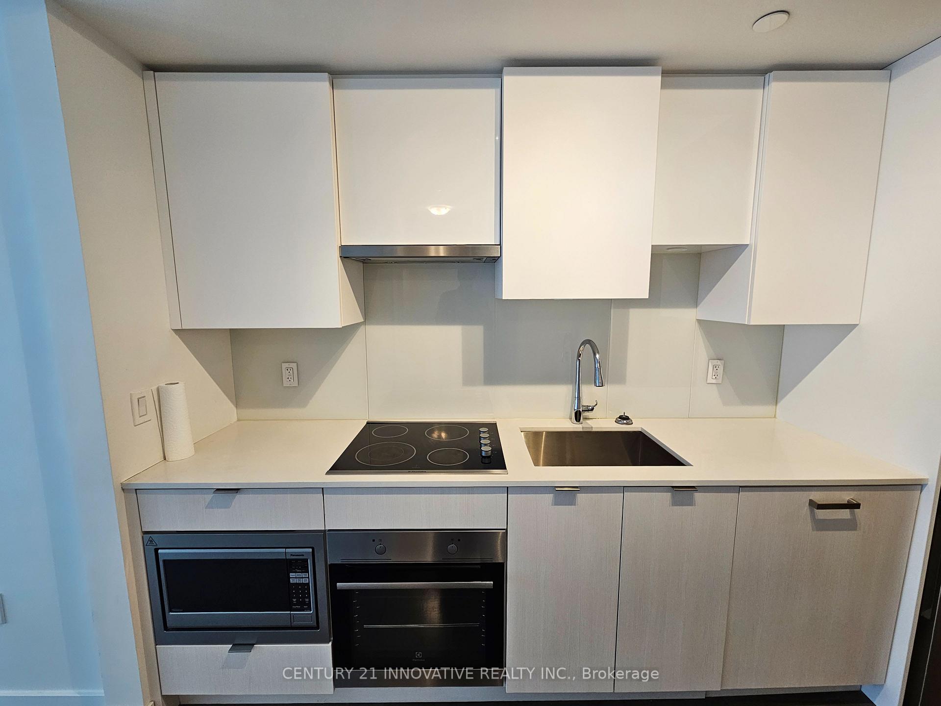 Photo 4 of Unit 3307, 99 Broadway Avenue, Toronto, Mount Pleasant West — HOMEH