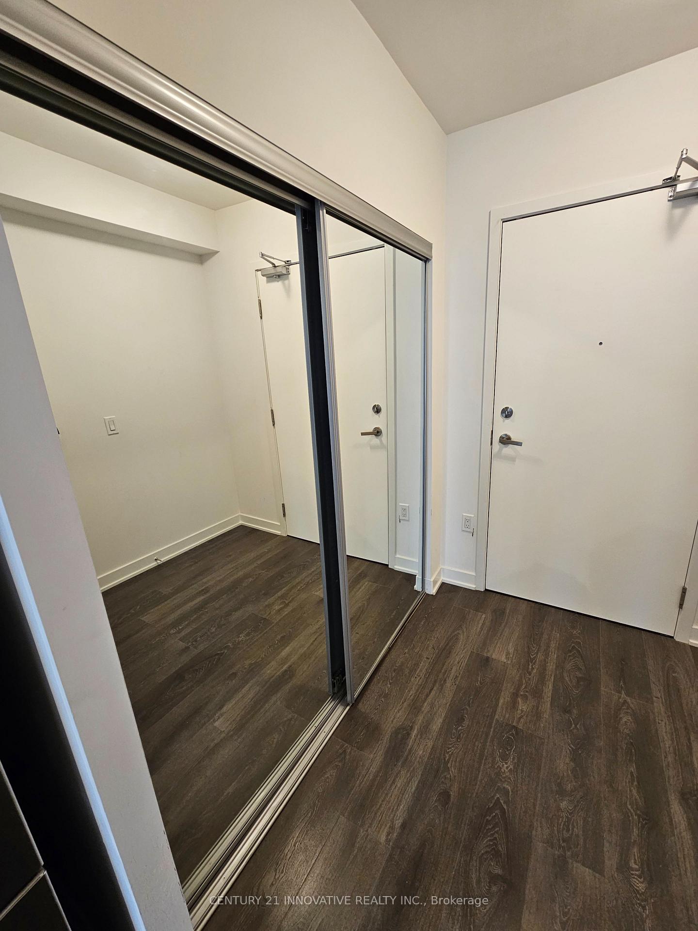 Photo 6 of Unit 3307, 99 Broadway Avenue, Toronto, Mount Pleasant West — HOMEH