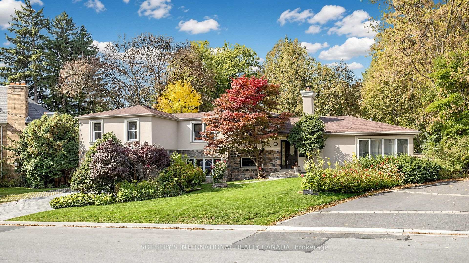 Photo 2 of 54 Plymbridge Road, North York, Bridle Path-Sunnybrook-York Mills — HOMEH