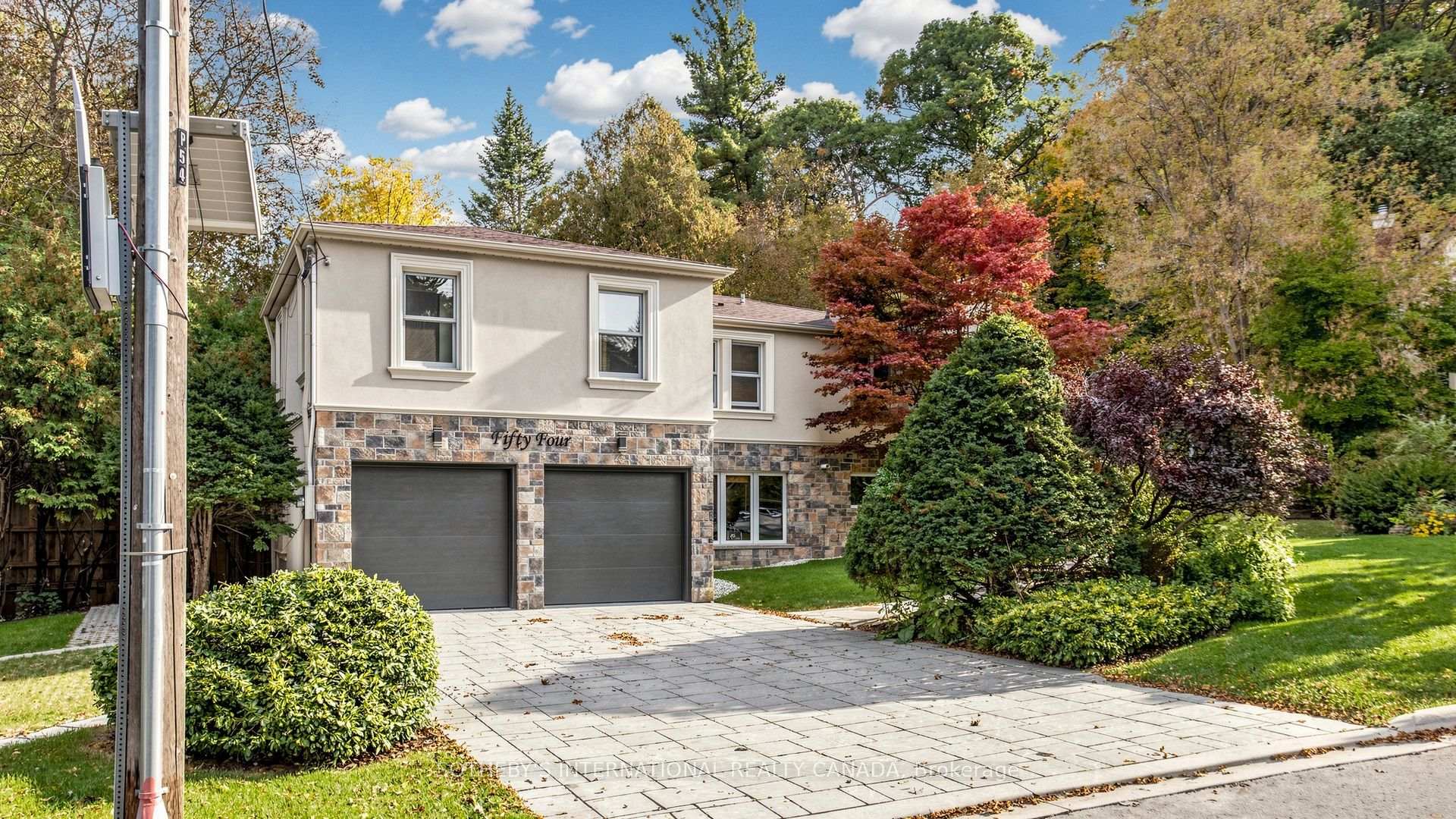 Photo 3 of 54 Plymbridge Road, North York, Bridle Path-Sunnybrook-York Mills — HOMEH