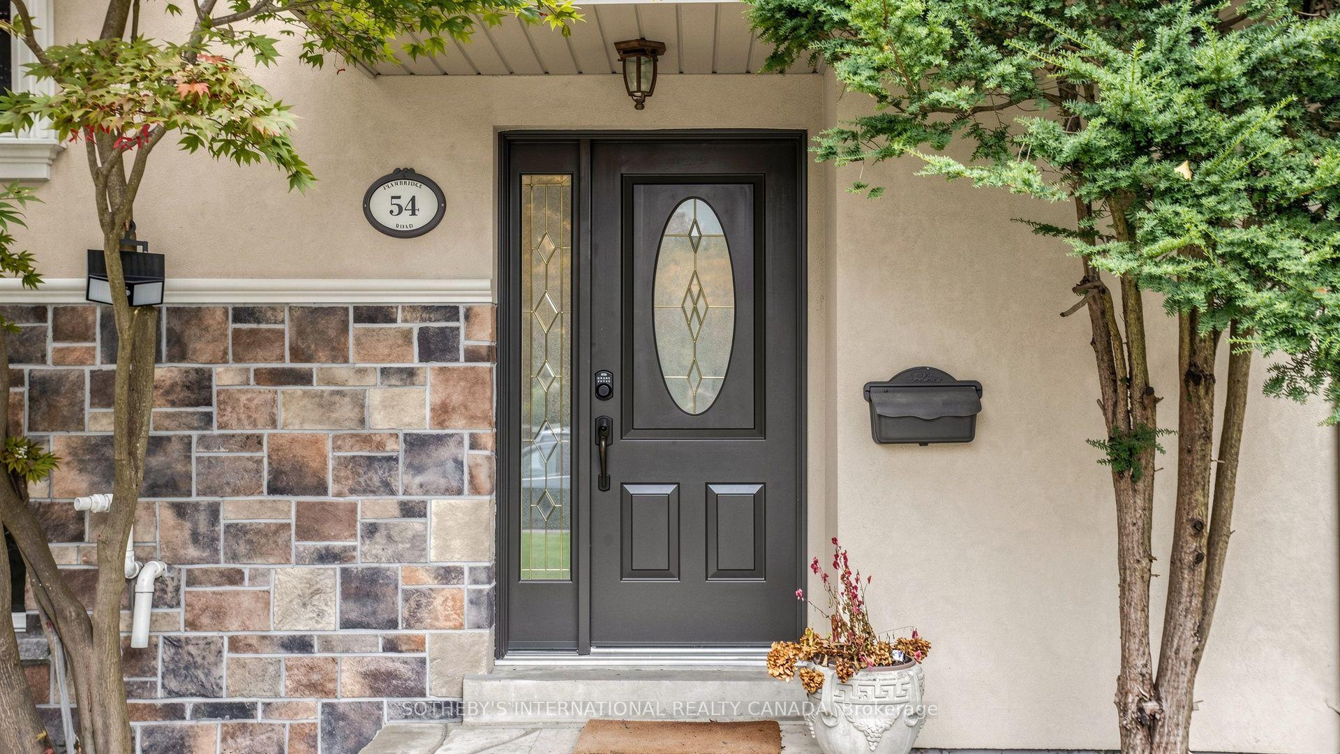 Photo 4 of 54 Plymbridge Road, North York, Bridle Path-Sunnybrook-York Mills — HOMEH
