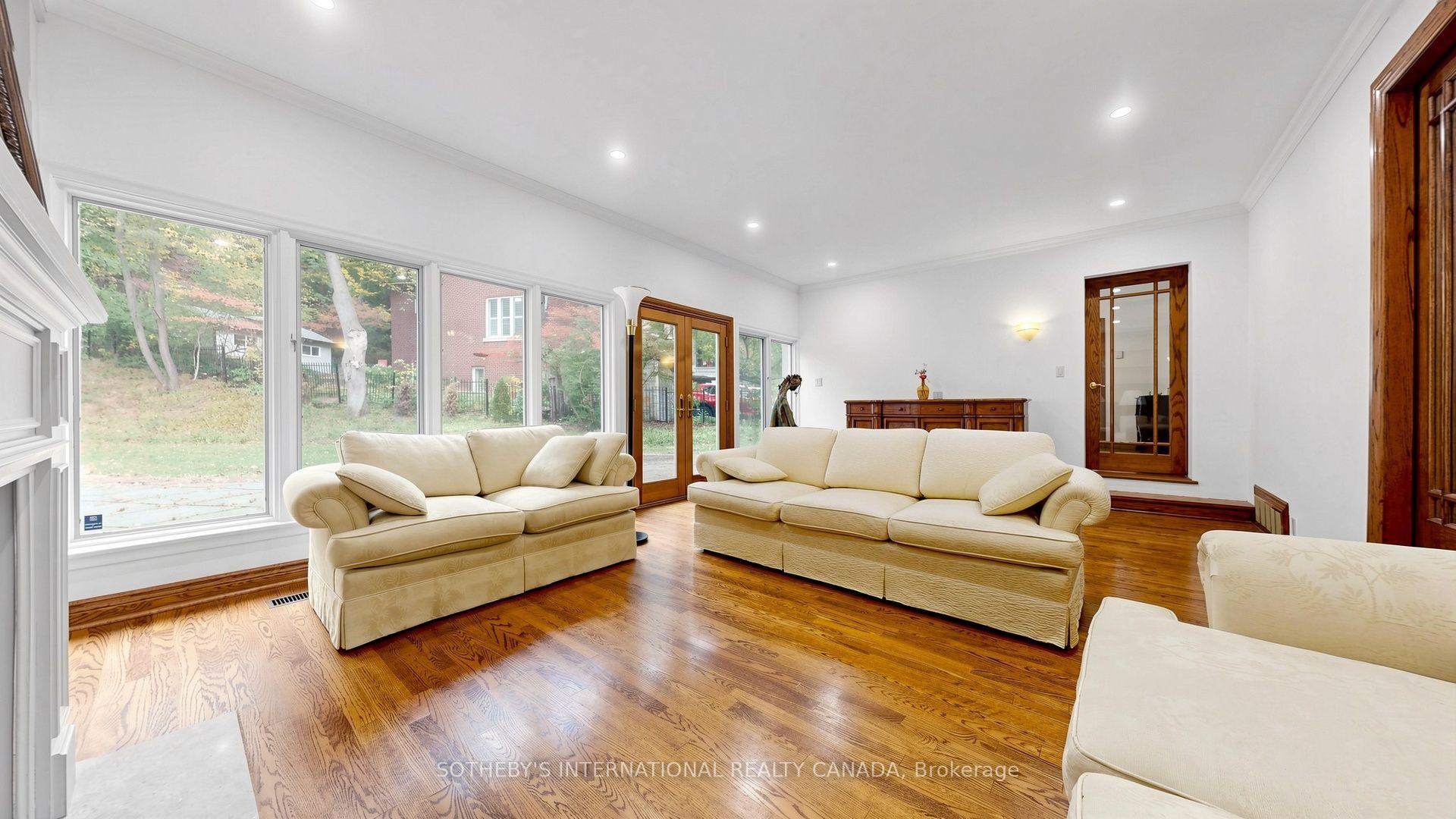 Photo 15 of 54 Plymbridge Road, North York, Bridle Path-Sunnybrook-York Mills — HOMEH