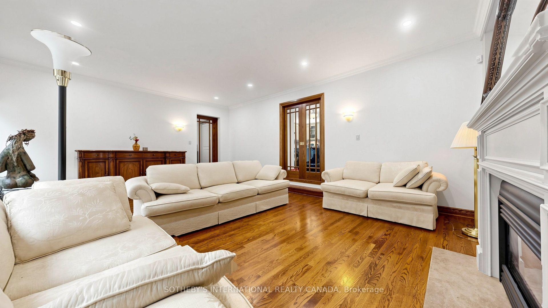 Photo 19 of 54 Plymbridge Road, North York, Bridle Path-Sunnybrook-York Mills — HOMEH