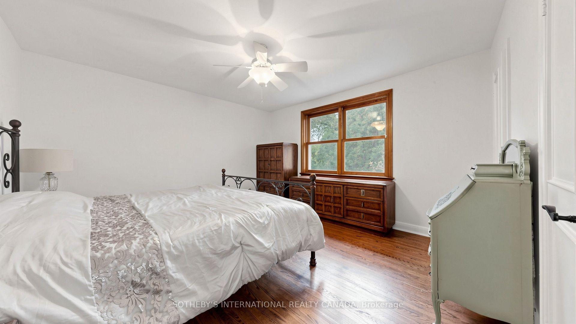 Photo 37 of 54 Plymbridge Road, North York, Bridle Path-Sunnybrook-York Mills — HOMEH