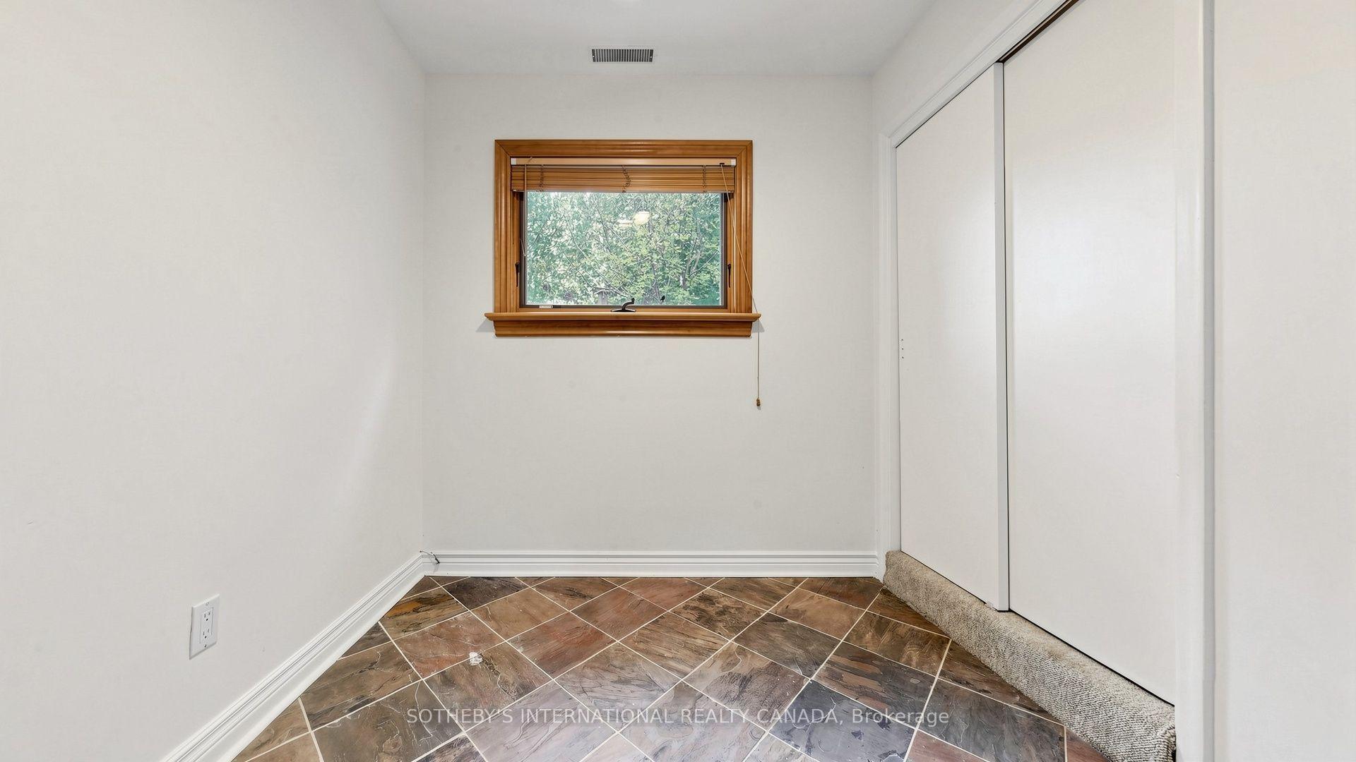 Photo 43 of 54 Plymbridge Road, North York, Bridle Path-Sunnybrook-York Mills — HOMEH