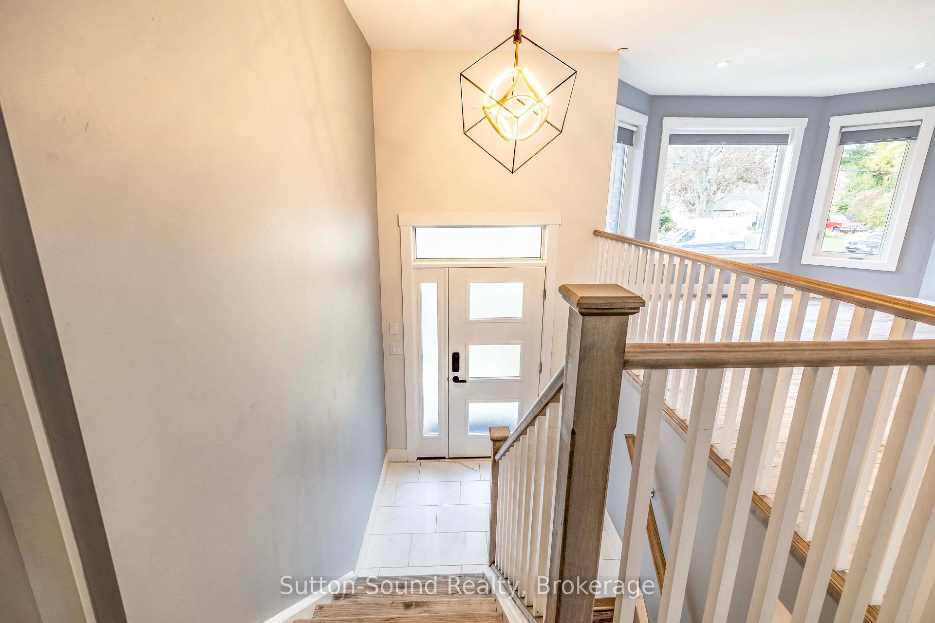Photo 3 of 562 24th Street W, Owen Sound — HOMEH