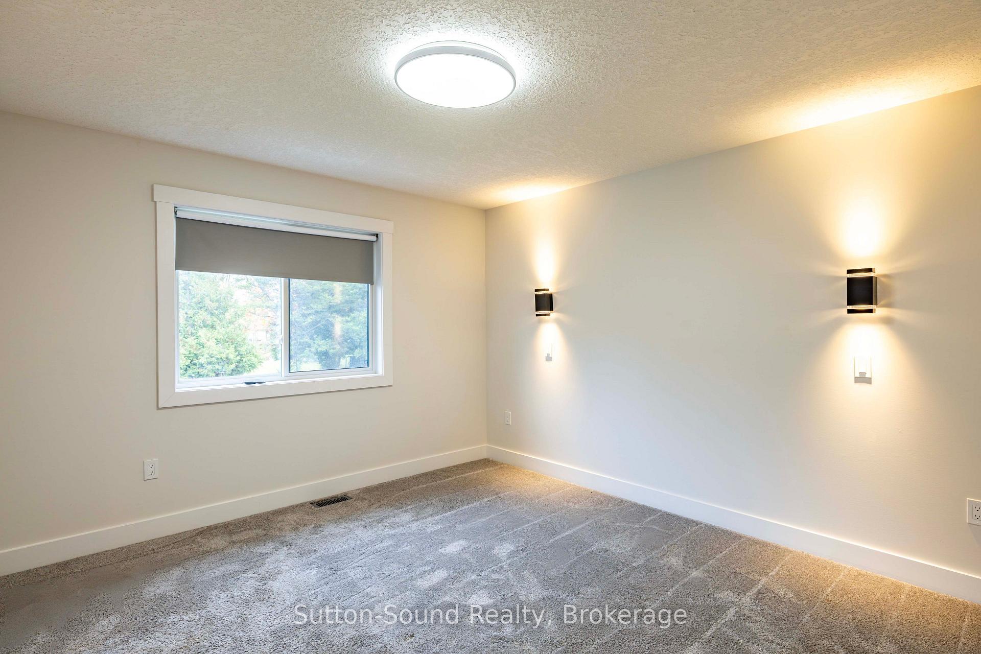 Photo 11 of 562 24th Street W, Owen Sound — HOMEH