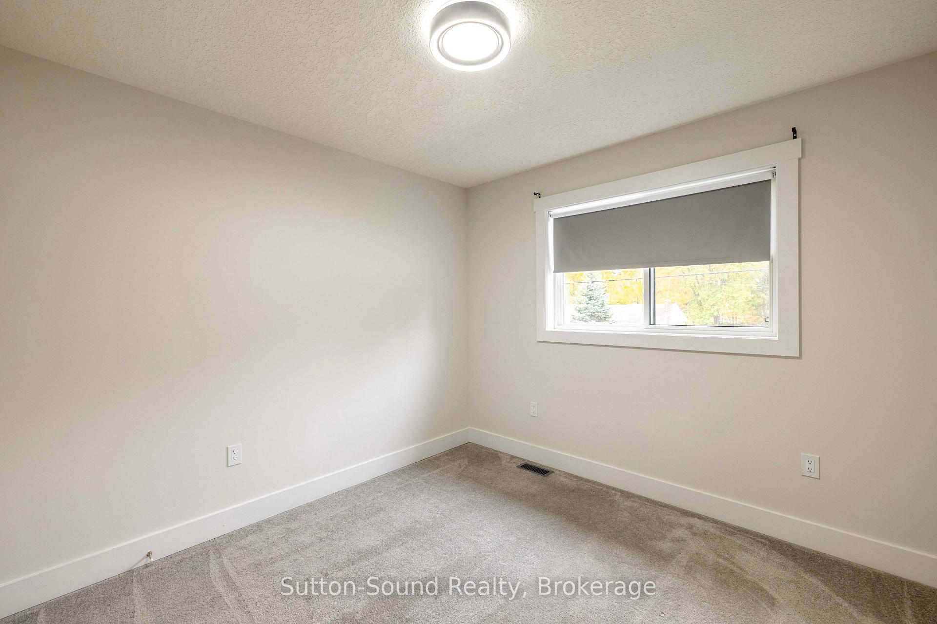 Photo 16 of 562 24th Street W, Owen Sound — HOMEH