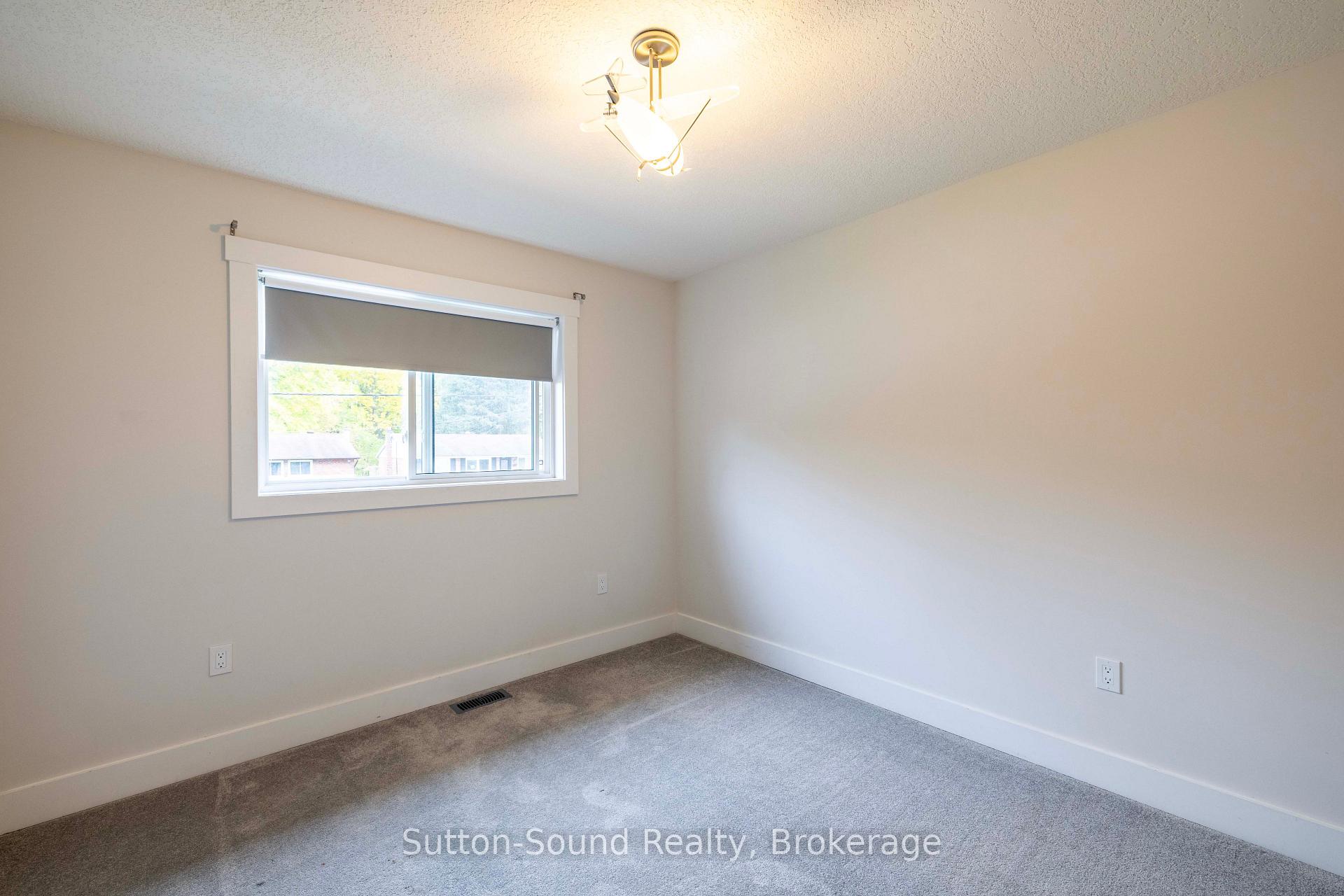Photo 18 of 562 24th Street W, Owen Sound — HOMEH