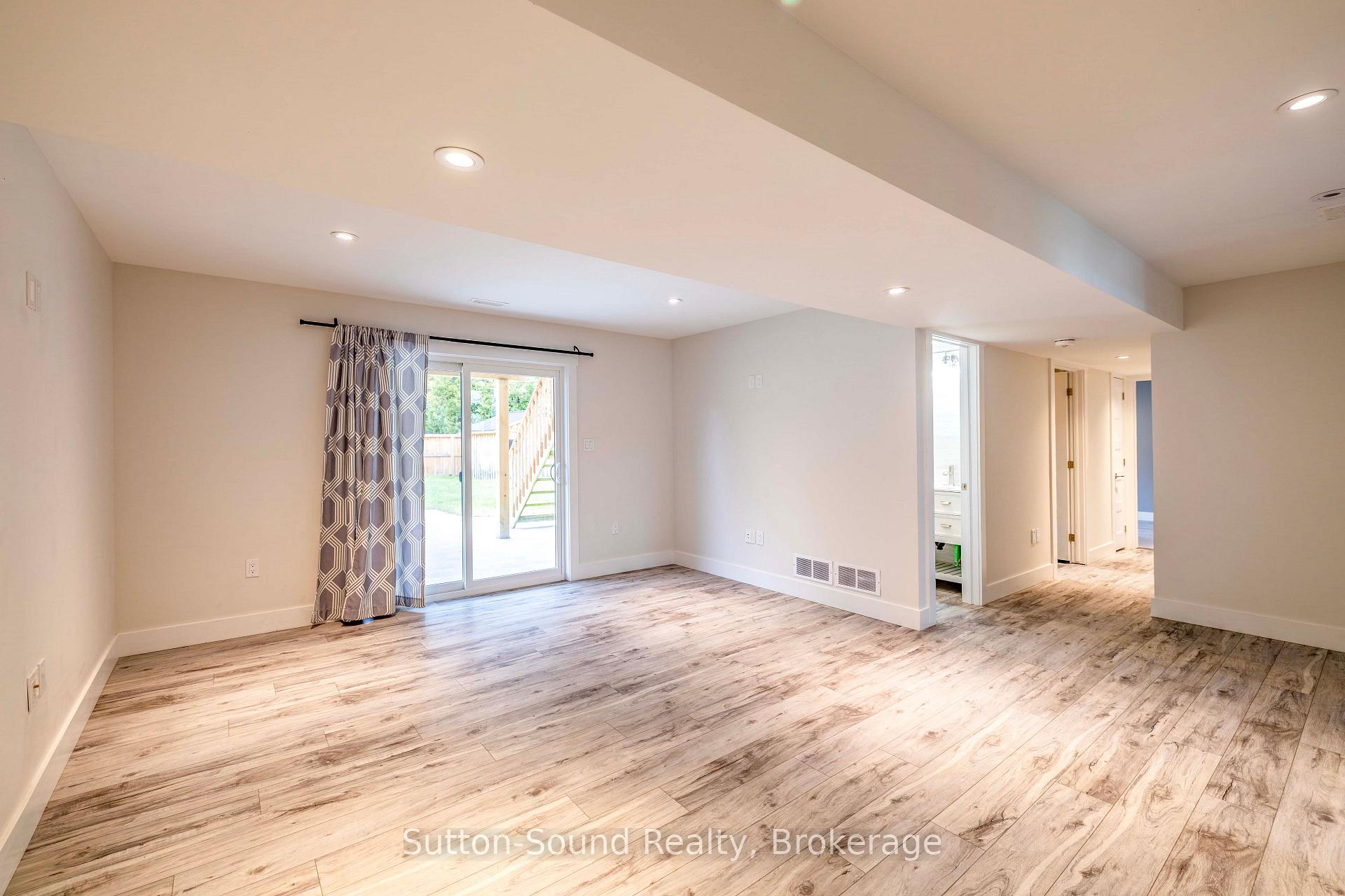 Photo 22 of 562 24th Street W, Owen Sound — HOMEH