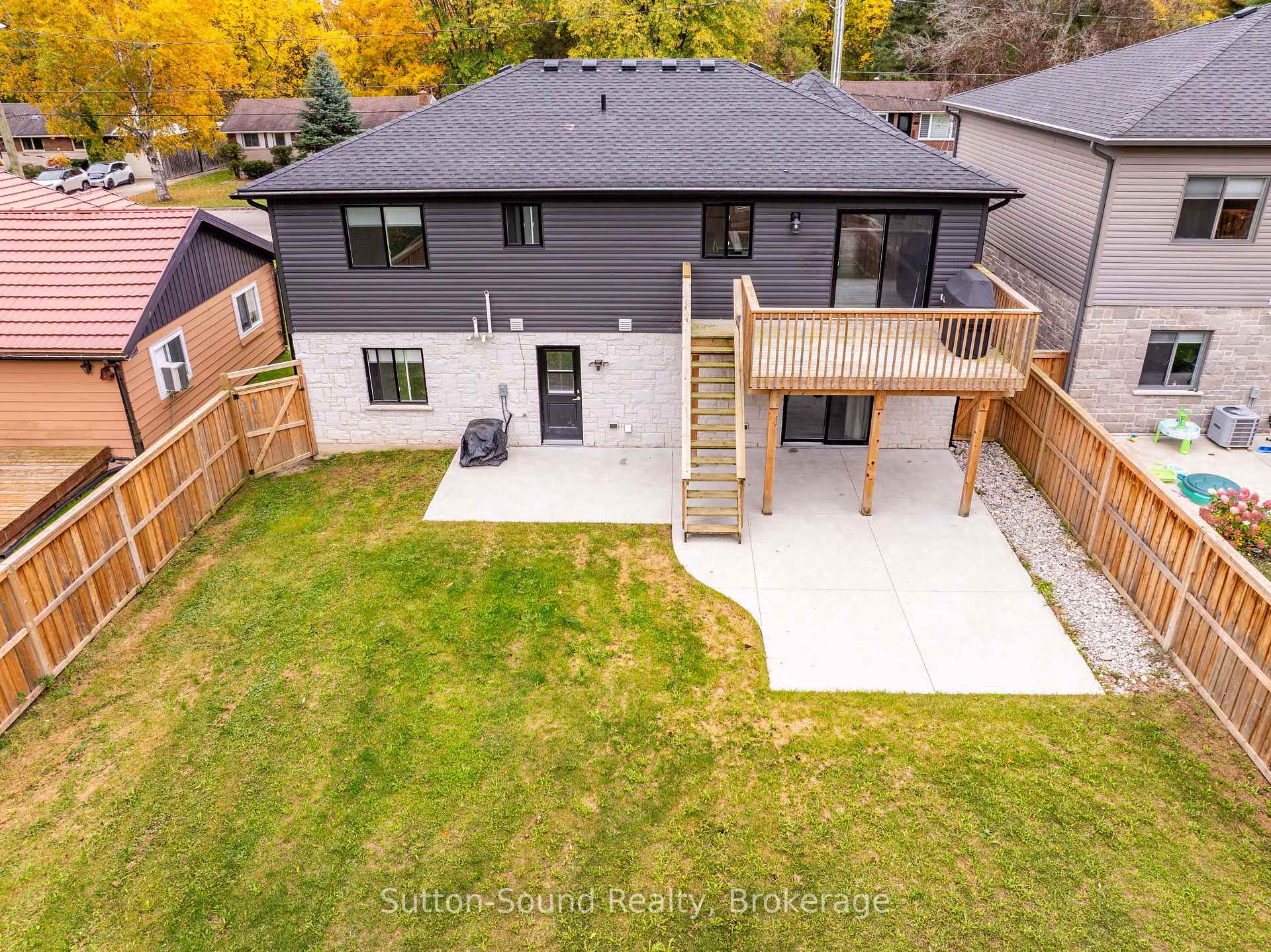 Photo 33 of 562 24th Street W, Owen Sound — HOMEH