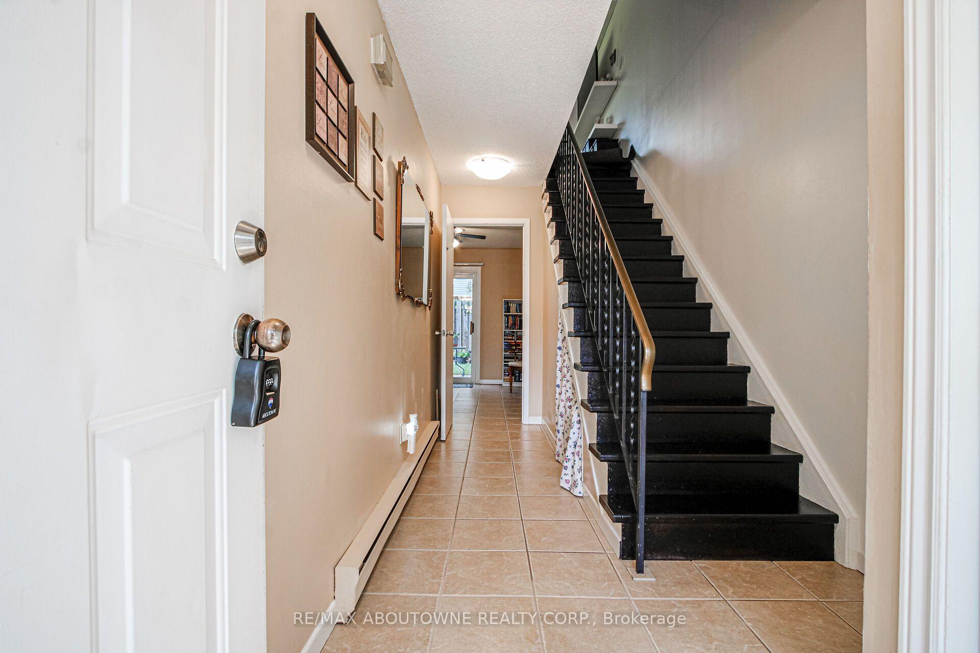 Photo 2 of Unit 50, 2440 Bromsgrove Road, Mississauga, Clarkson — HOMEH