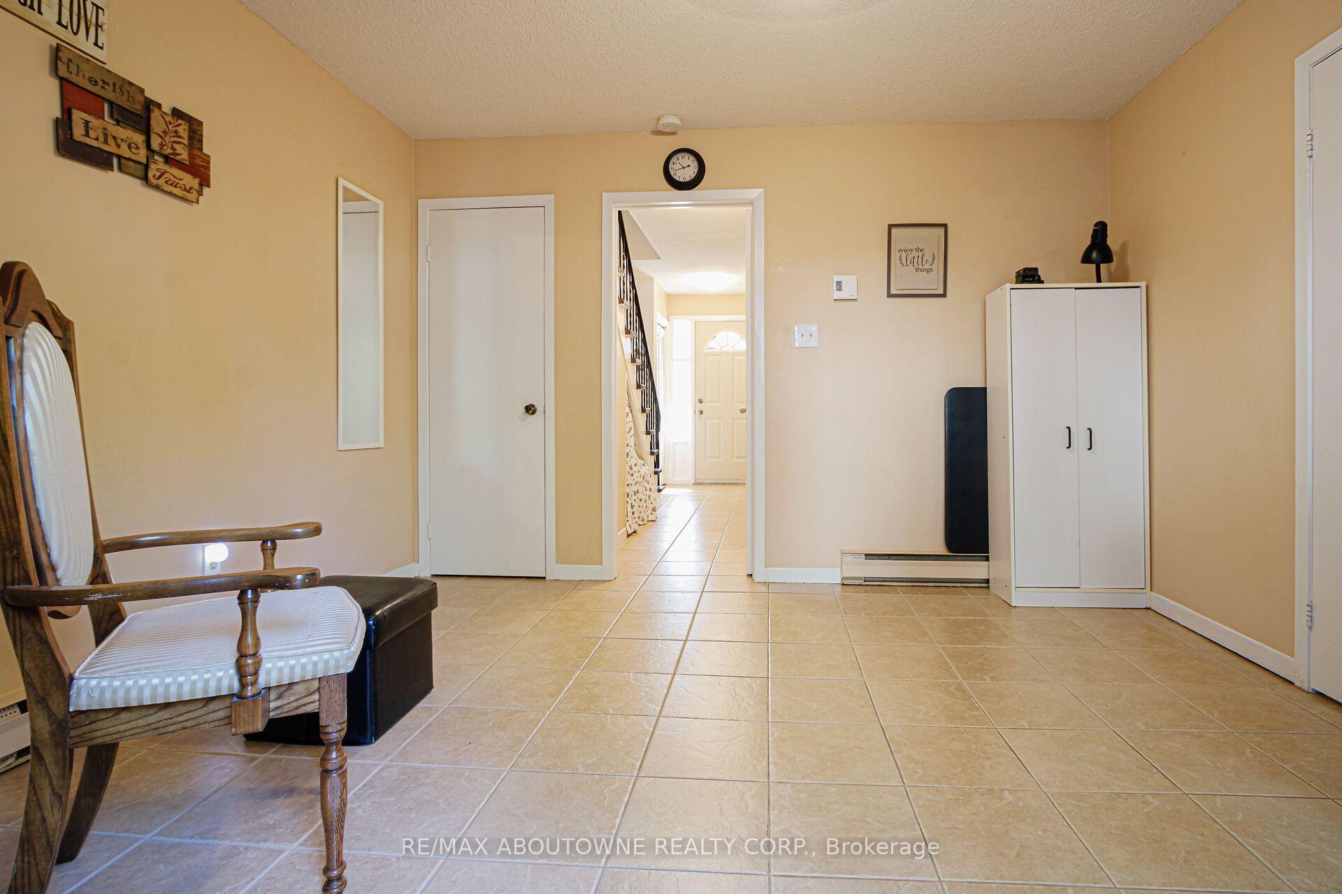 Photo 4 of Unit 50, 2440 Bromsgrove Road, Mississauga, Clarkson — HOMEH