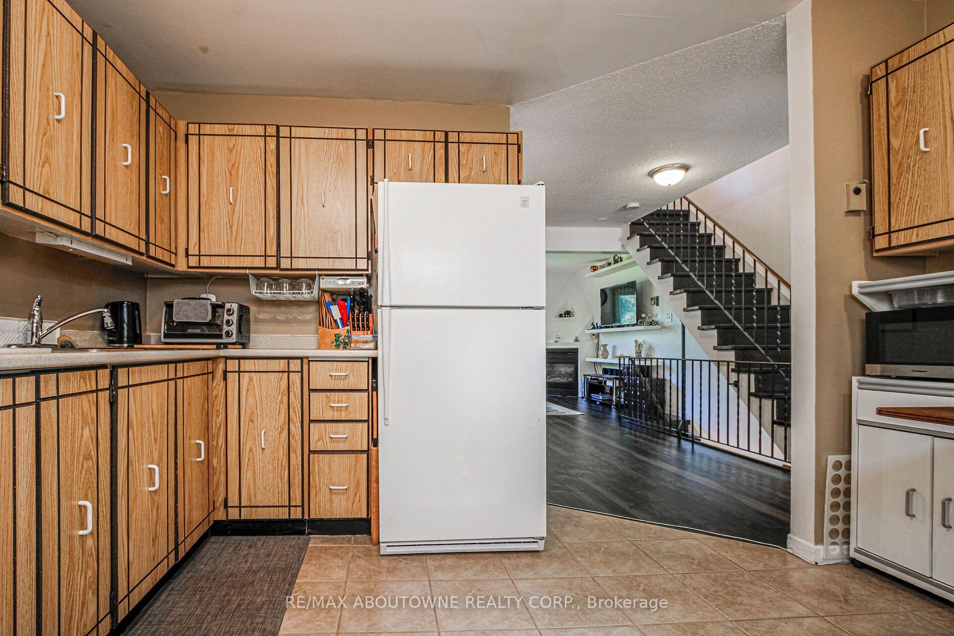 Photo 12 of Unit 50, 2440 Bromsgrove Road, Mississauga, Clarkson — HOMEH