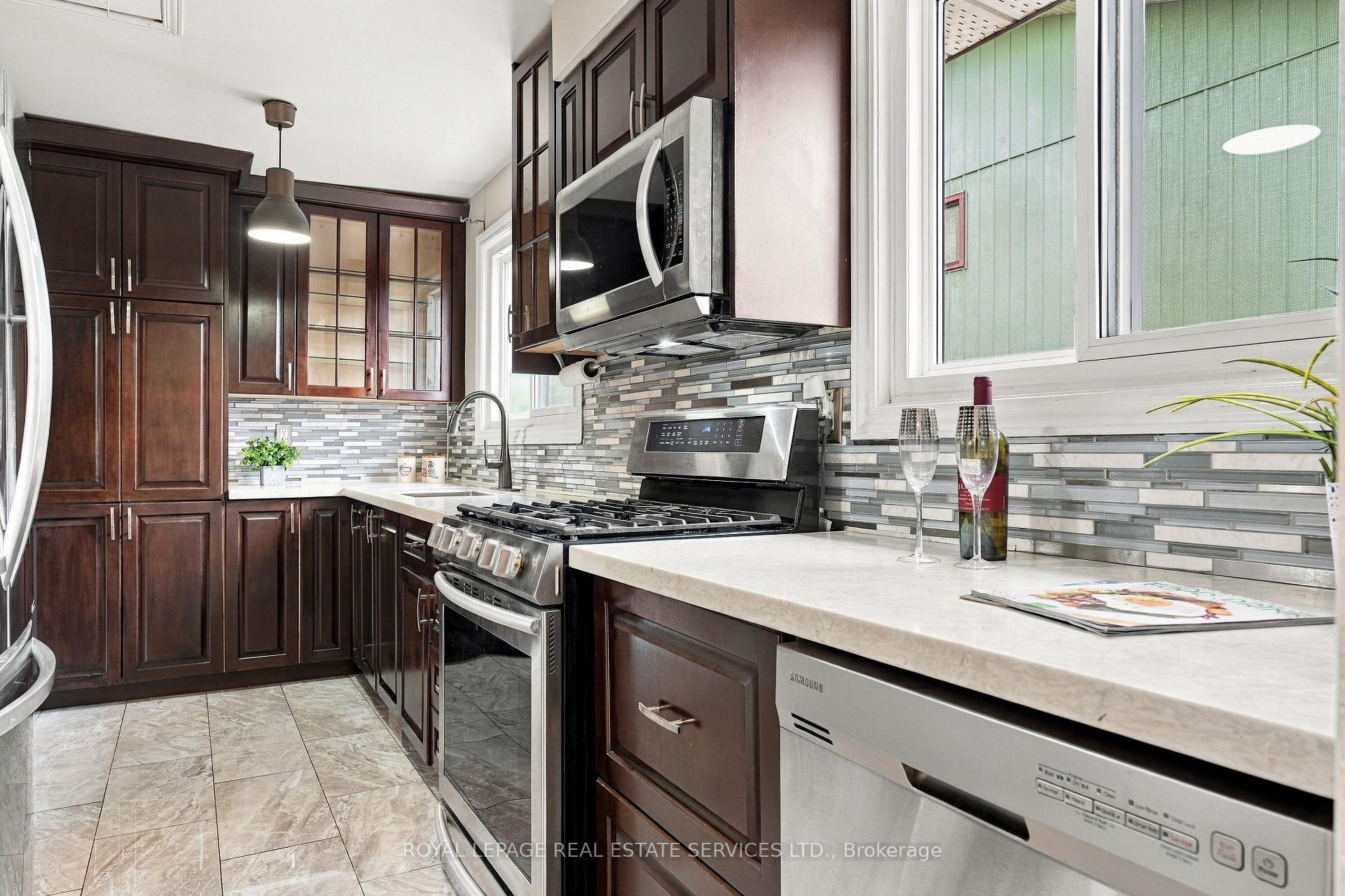 Photo 6 of 7179 Delmonte Crescent, Mississauga, Malton — HOMEH
