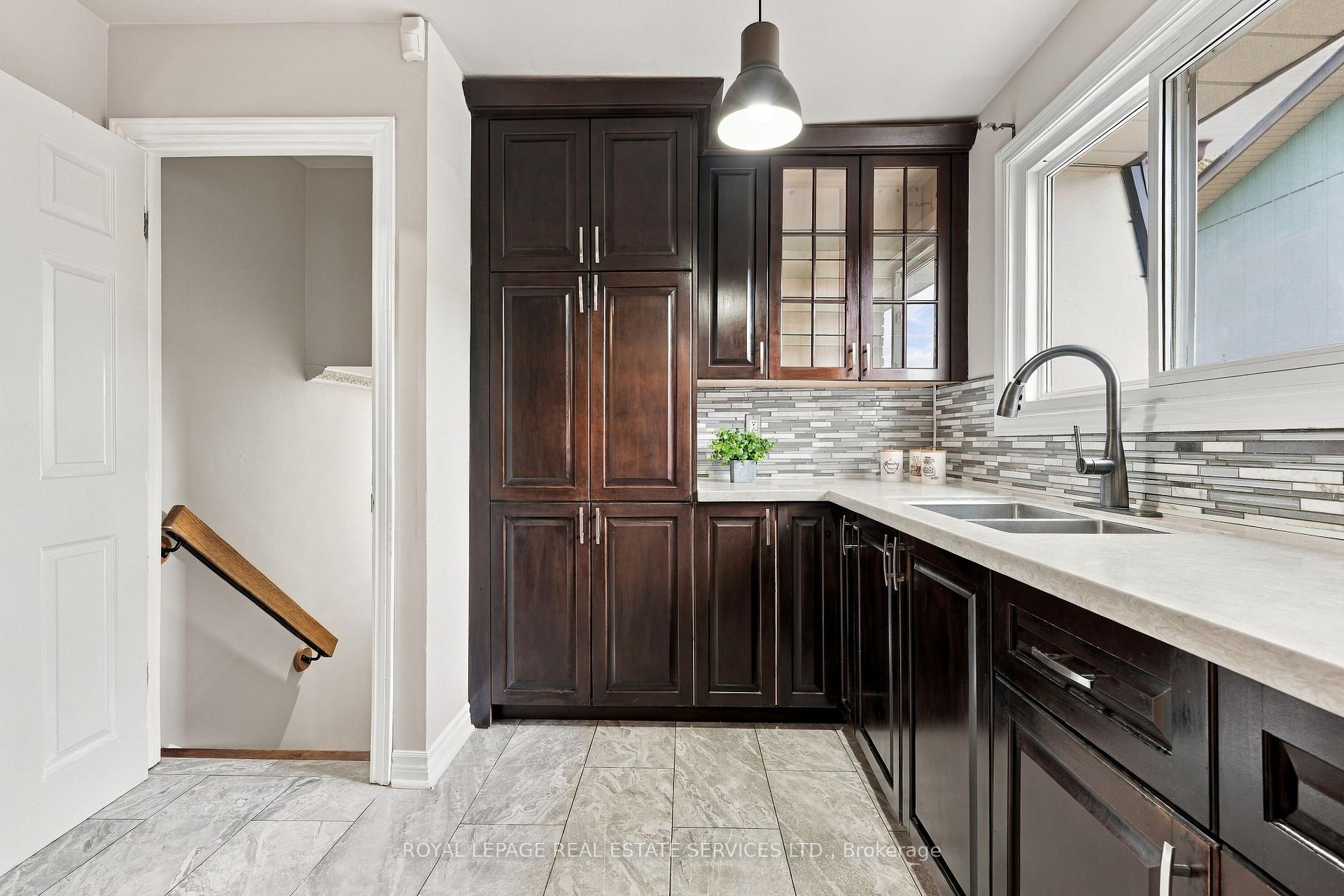 Photo 7 of 7179 Delmonte Crescent, Mississauga, Malton — HOMEH