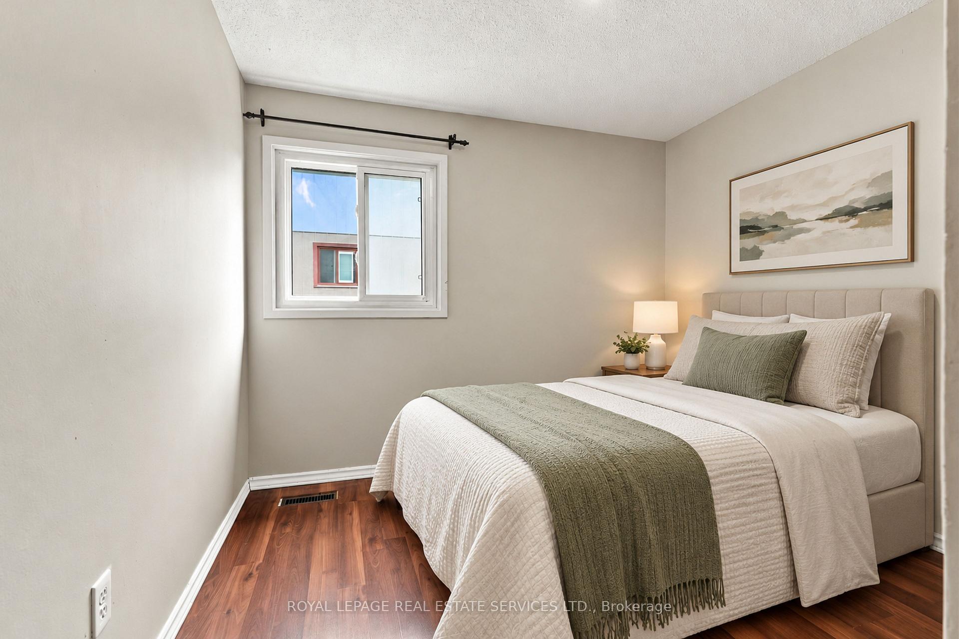 Photo 10 of 7179 Delmonte Crescent, Mississauga, Malton — HOMEH