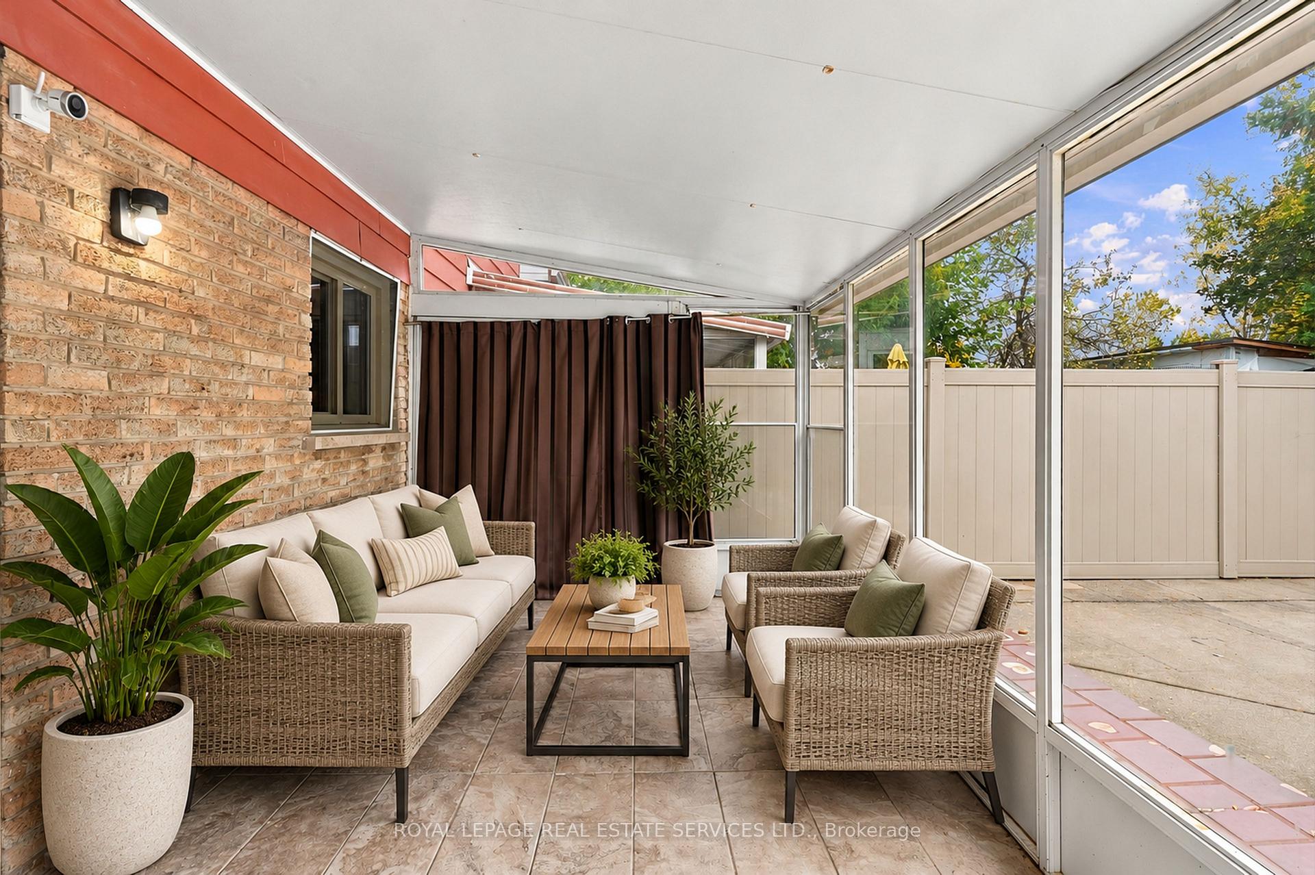 Photo 12 of 7179 Delmonte Crescent, Mississauga, Malton — HOMEH