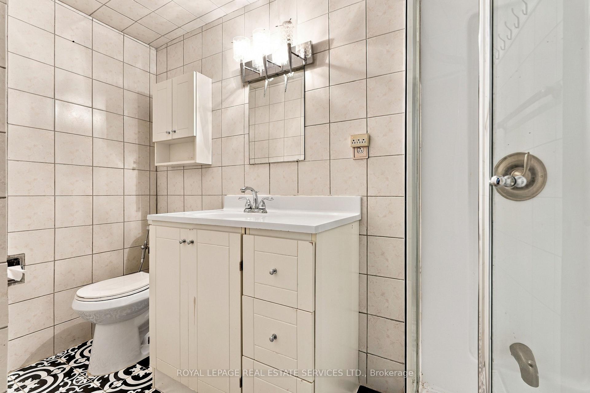 Photo 14 of 7179 Delmonte Crescent, Mississauga, Malton — HOMEH