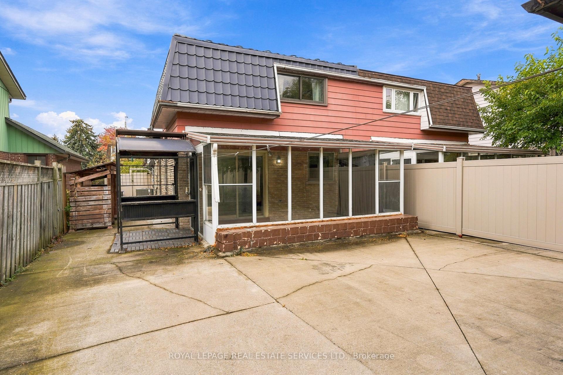 Photo 16 of 7179 Delmonte Crescent, Mississauga, Malton — HOMEH