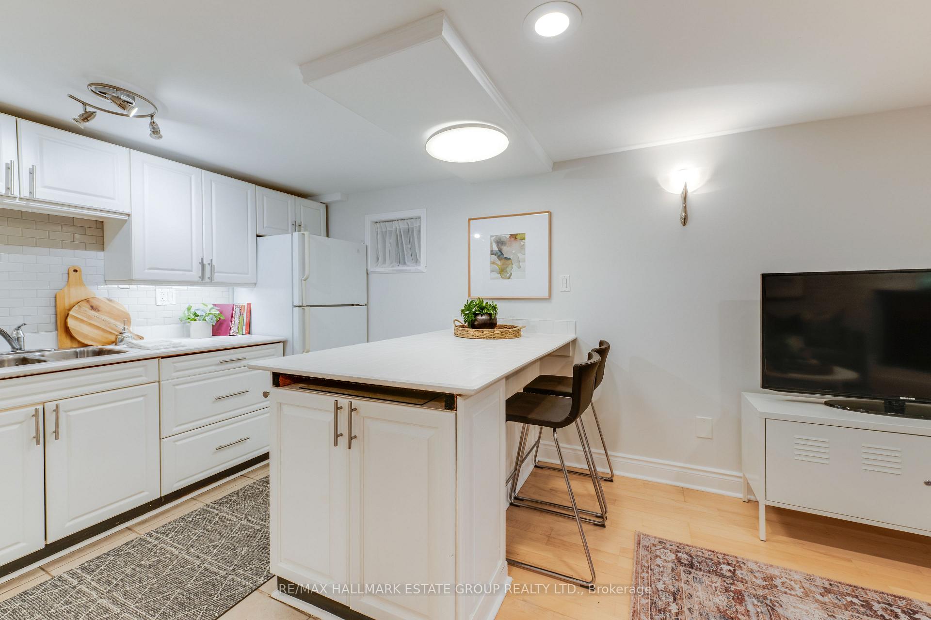 Photo 40 of 32 Ashdale Avenue, Toronto, Greenwood-Coxwell — HOMEH