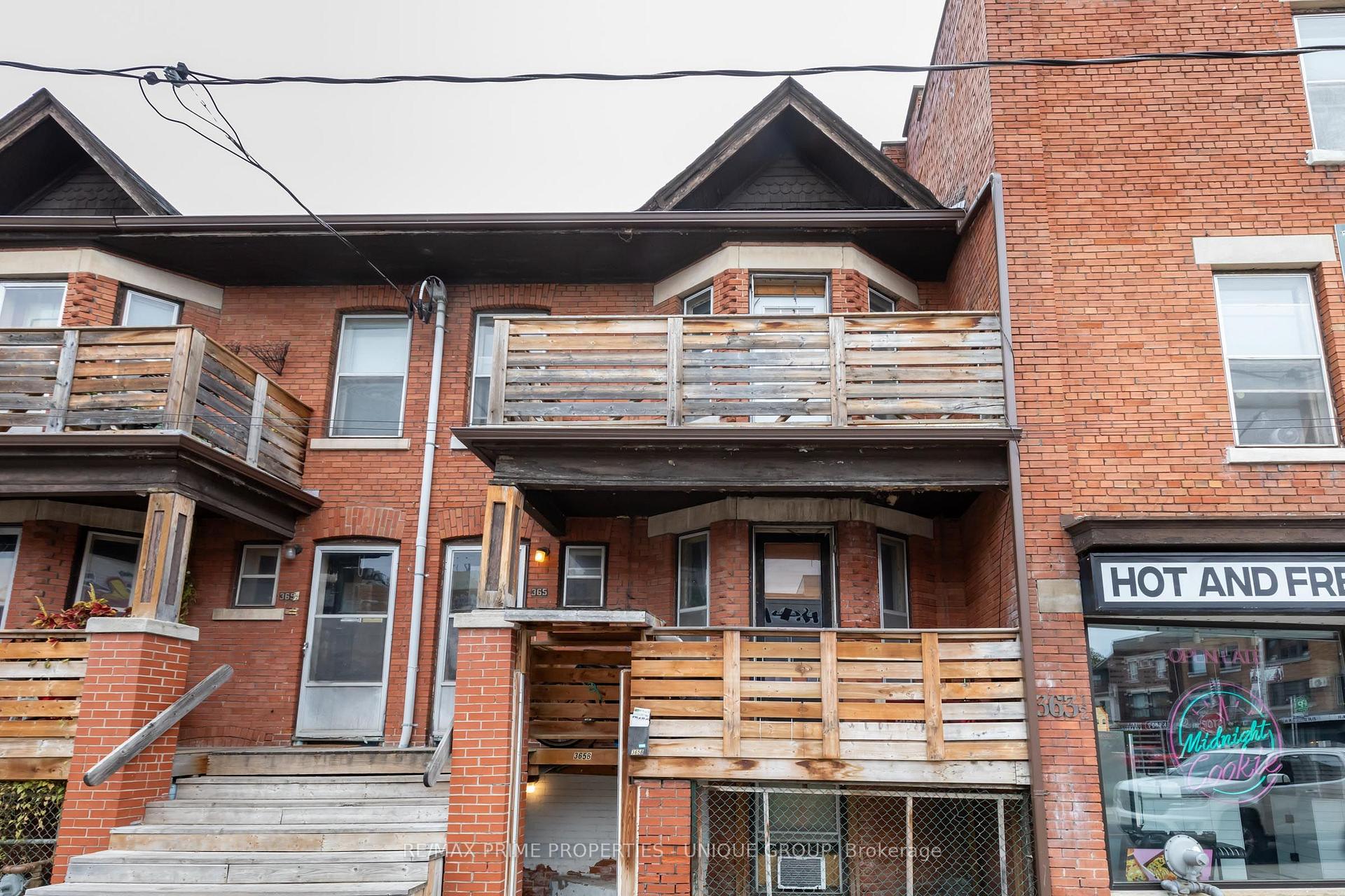 Photo of Unit 2, 365 Clinton Street