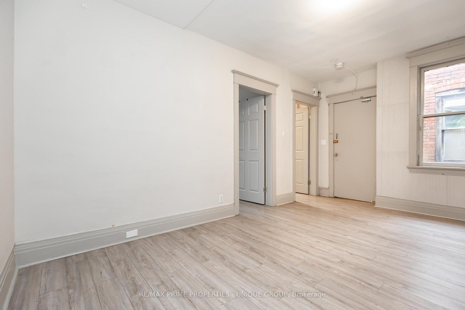 Photo 3 of Unit 2, 365 Clinton Street, Toronto, The Annex — HOMEH
