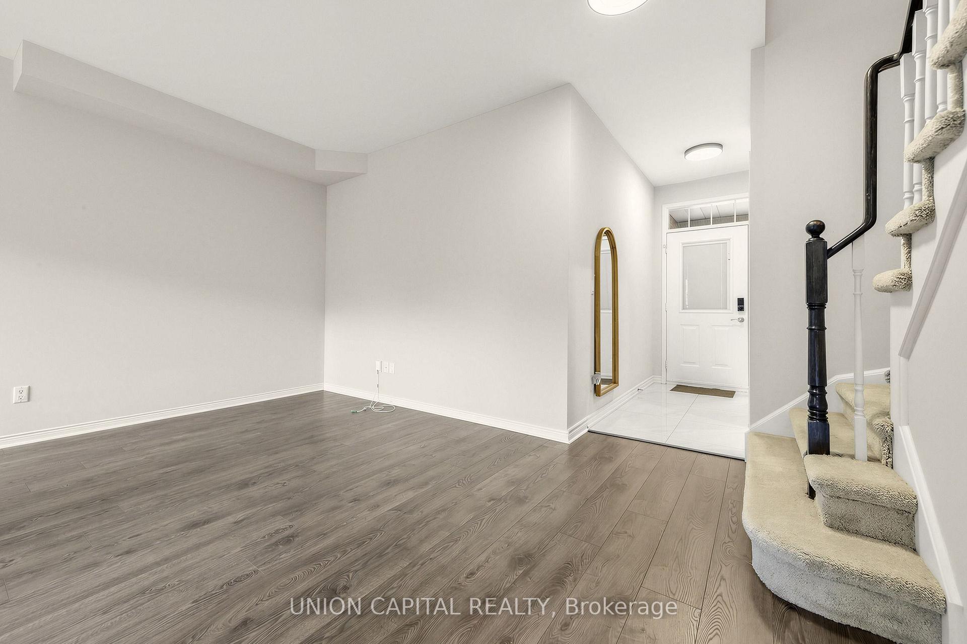Photo 8 of 54 Maple Meadows Lane, Vaughan, Maple — HOMEH