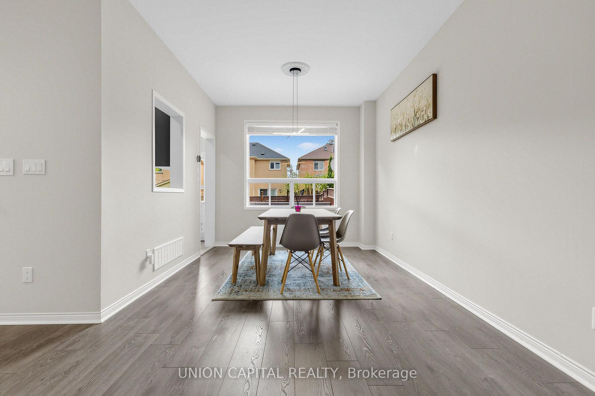 Photo 9 of 54 Maple Meadows Lane, Vaughan, Maple — HOMEH