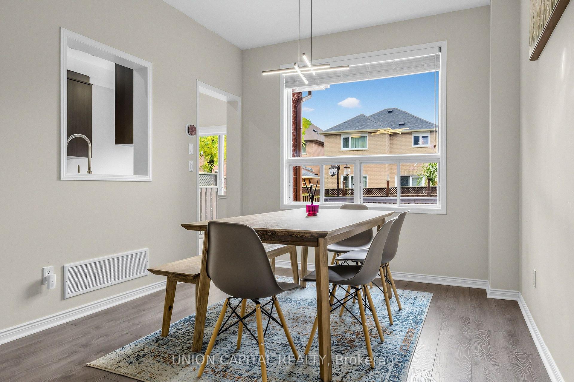 Photo 10 of 54 Maple Meadows Lane, Vaughan, Maple — HOMEH