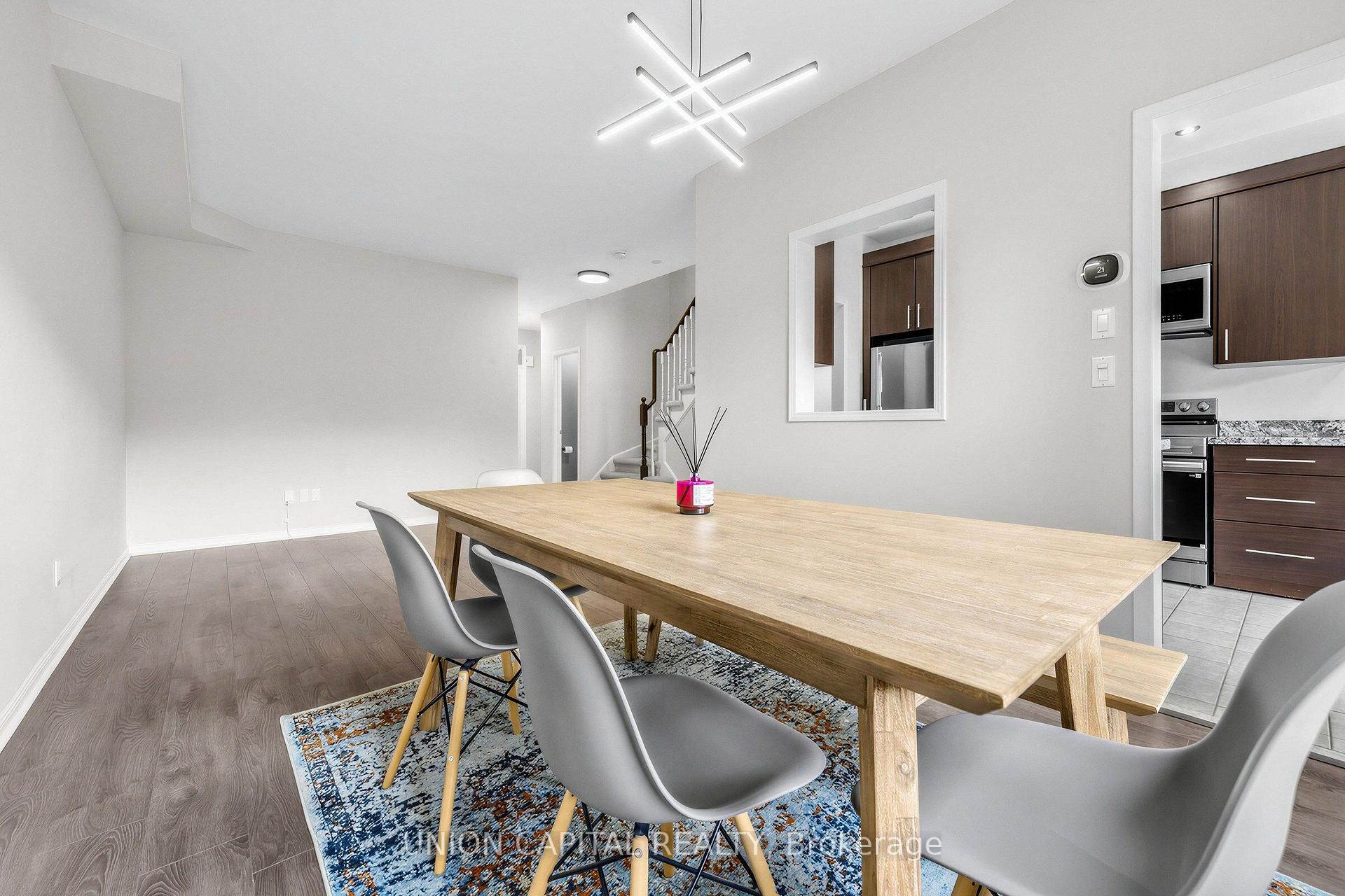 Photo 11 of 54 Maple Meadows Lane, Vaughan, Maple — HOMEH