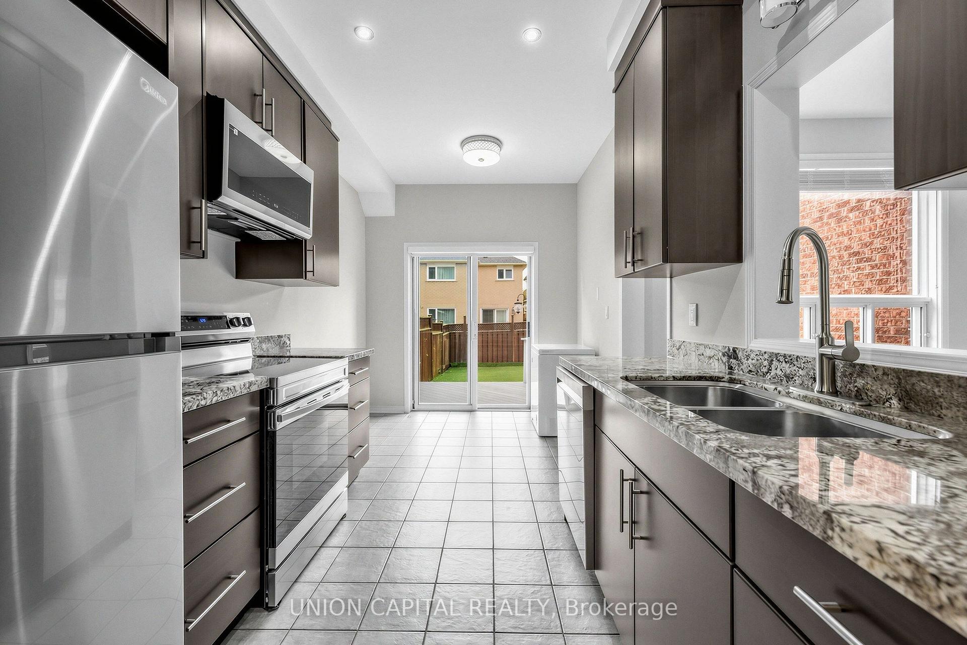 Photo 14 of 54 Maple Meadows Lane, Vaughan, Maple — HOMEH