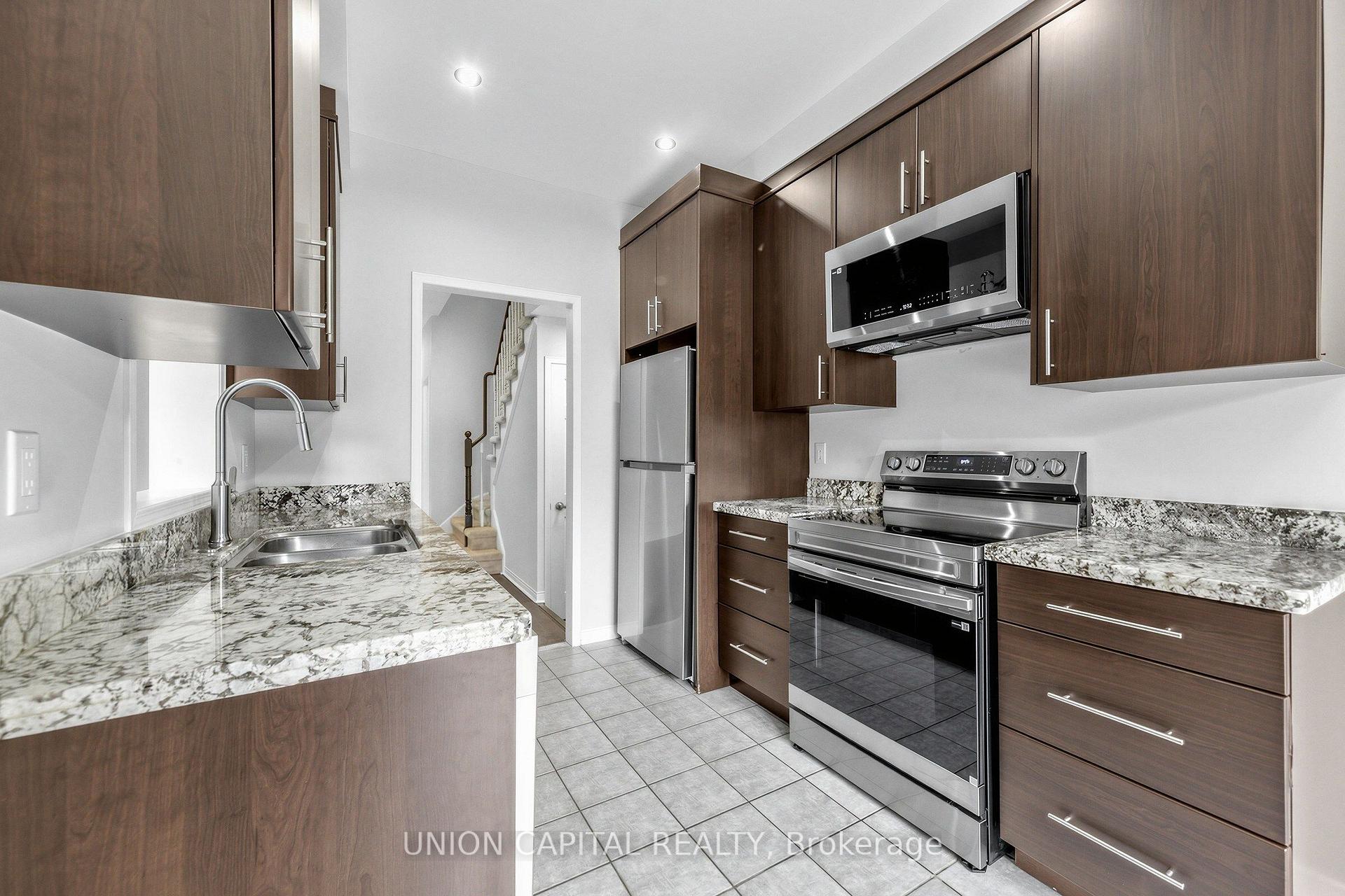 Photo 16 of 54 Maple Meadows Lane, Vaughan, Maple — HOMEH