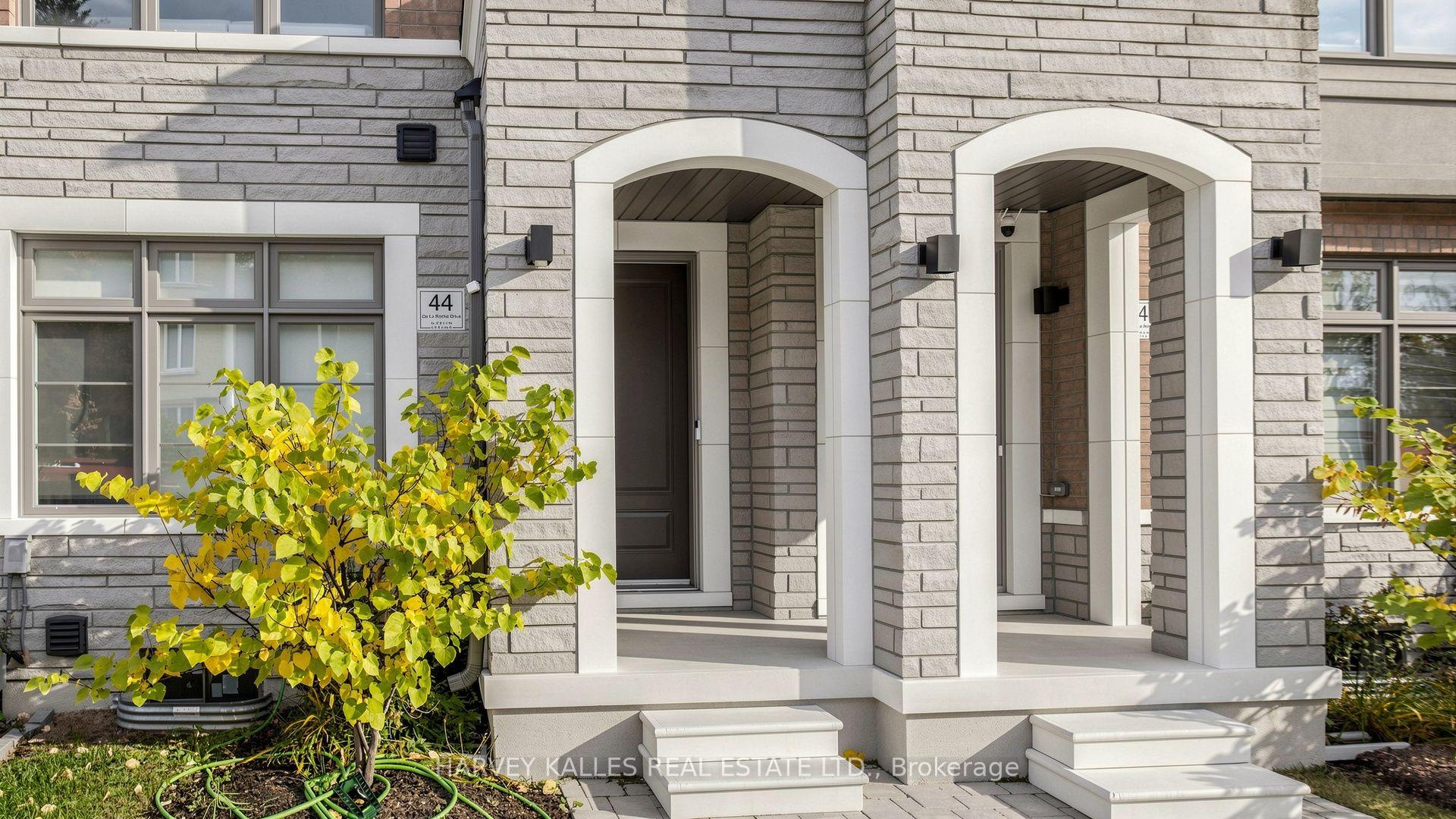 Photo 3 of 44 De La Roche Drive, Vaughan, Vellore Village — HOMEH