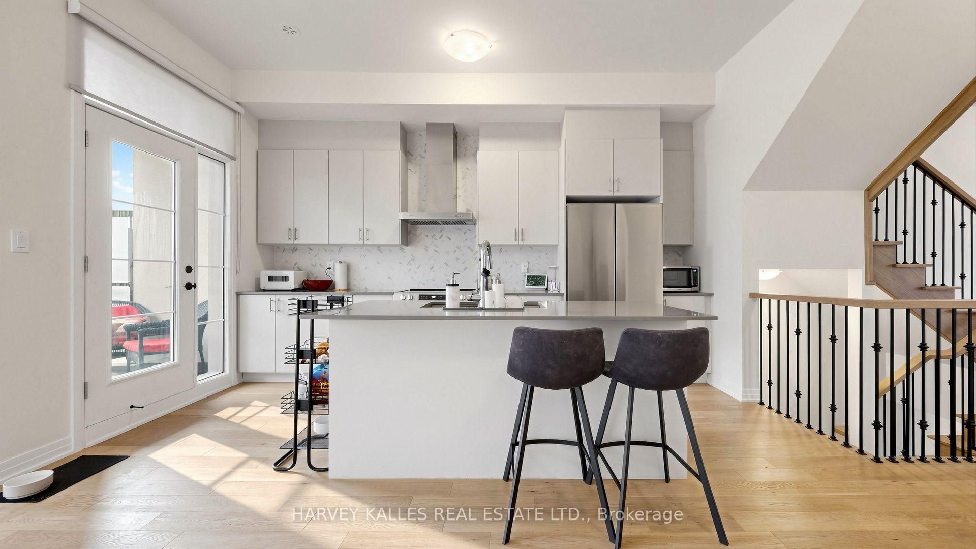 Photo 14 of 44 De La Roche Drive, Vaughan, Vellore Village — HOMEH