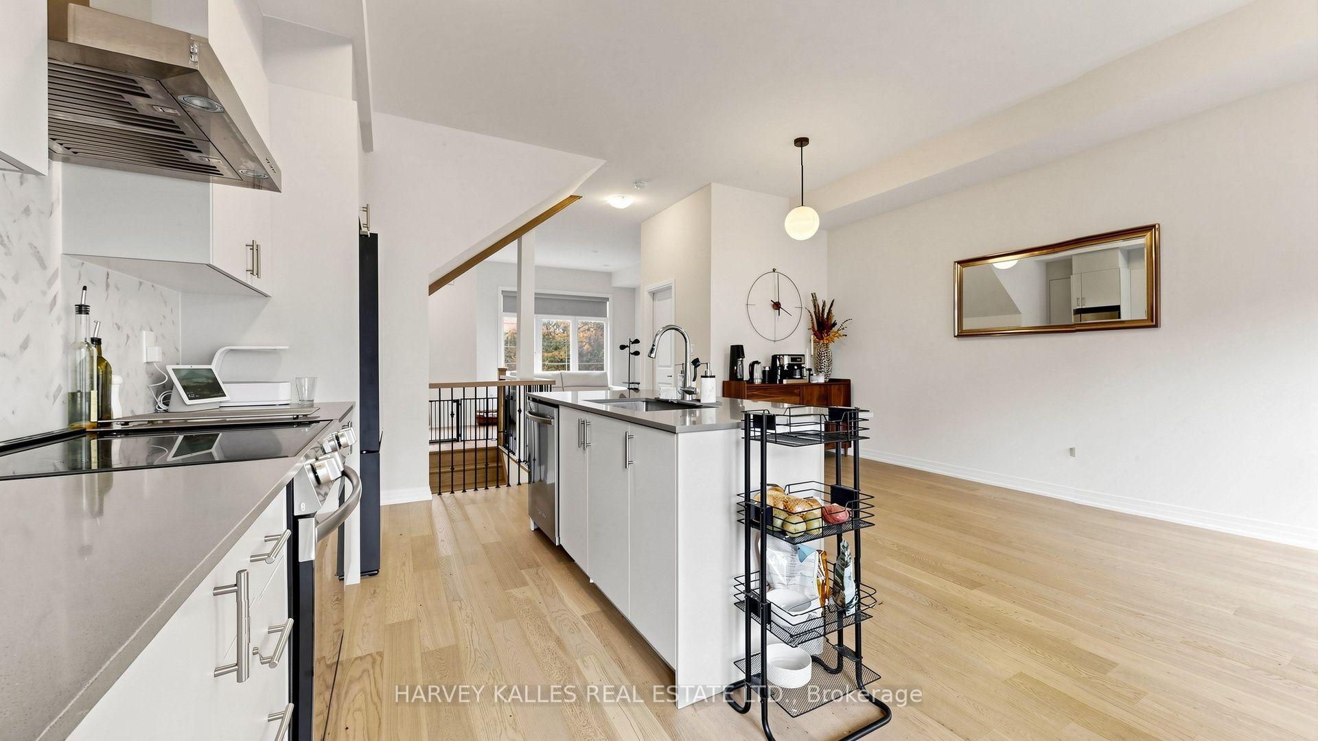Photo 16 of 44 De La Roche Drive, Vaughan, Vellore Village — HOMEH