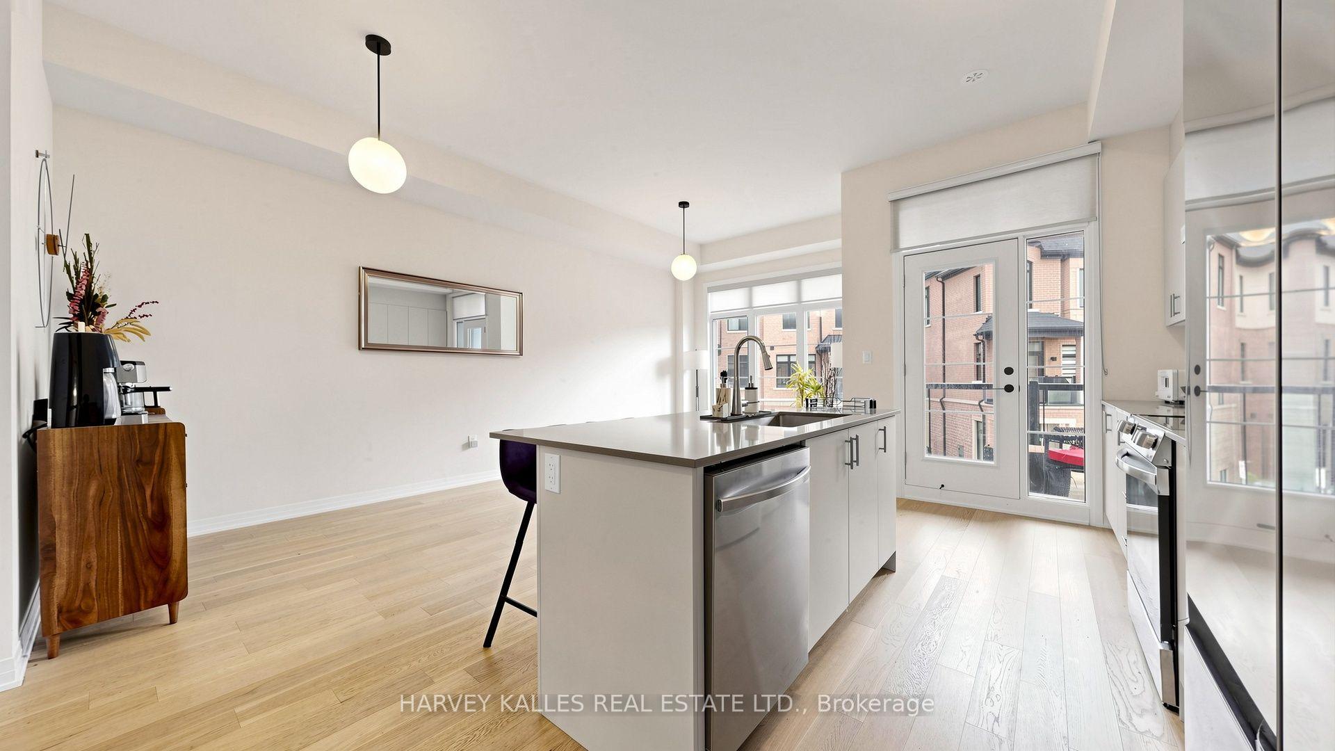 Photo 17 of 44 De La Roche Drive, Vaughan, Vellore Village — HOMEH