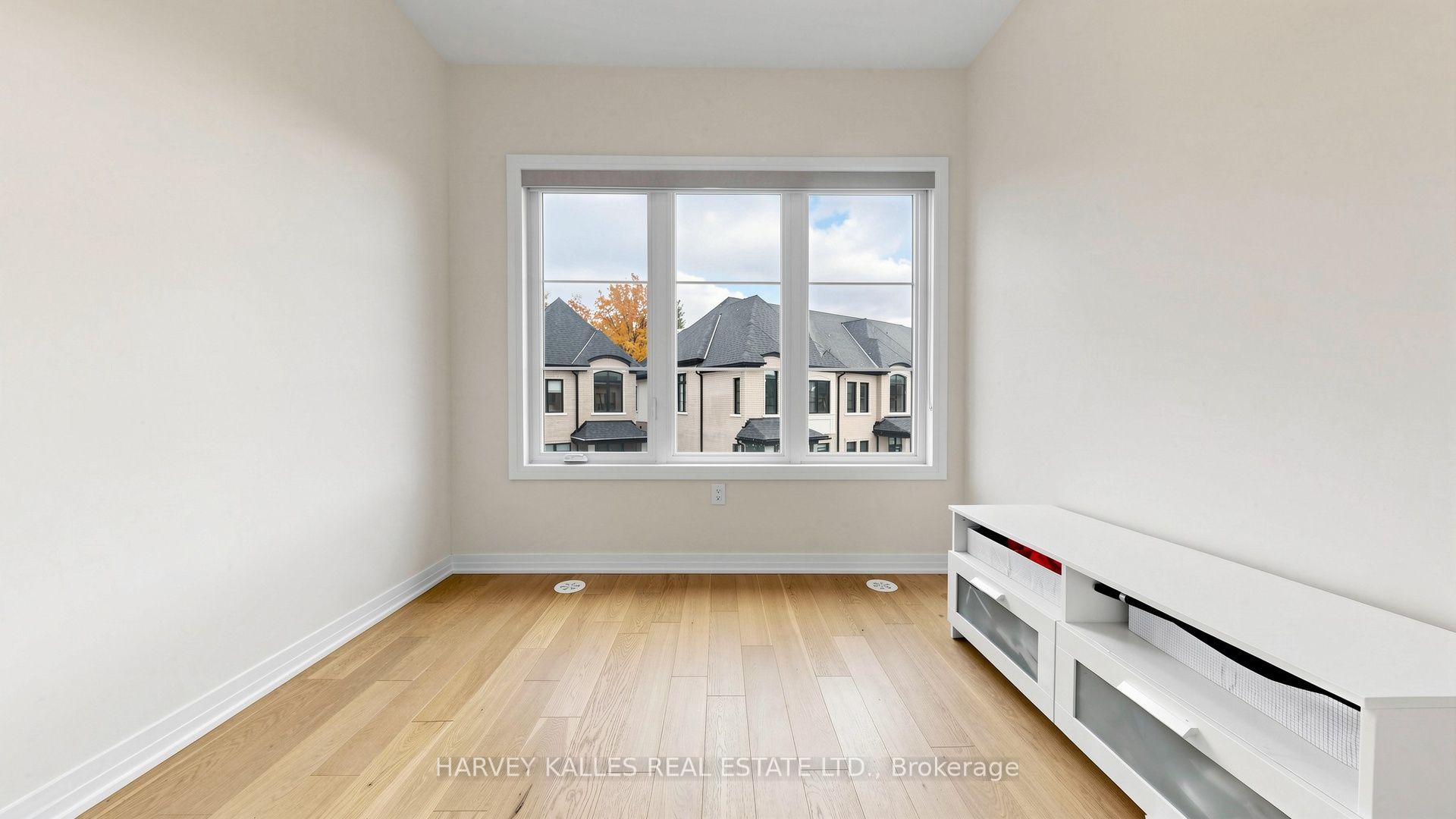 Photo 34 of 44 De La Roche Drive, Vaughan, Vellore Village — HOMEH