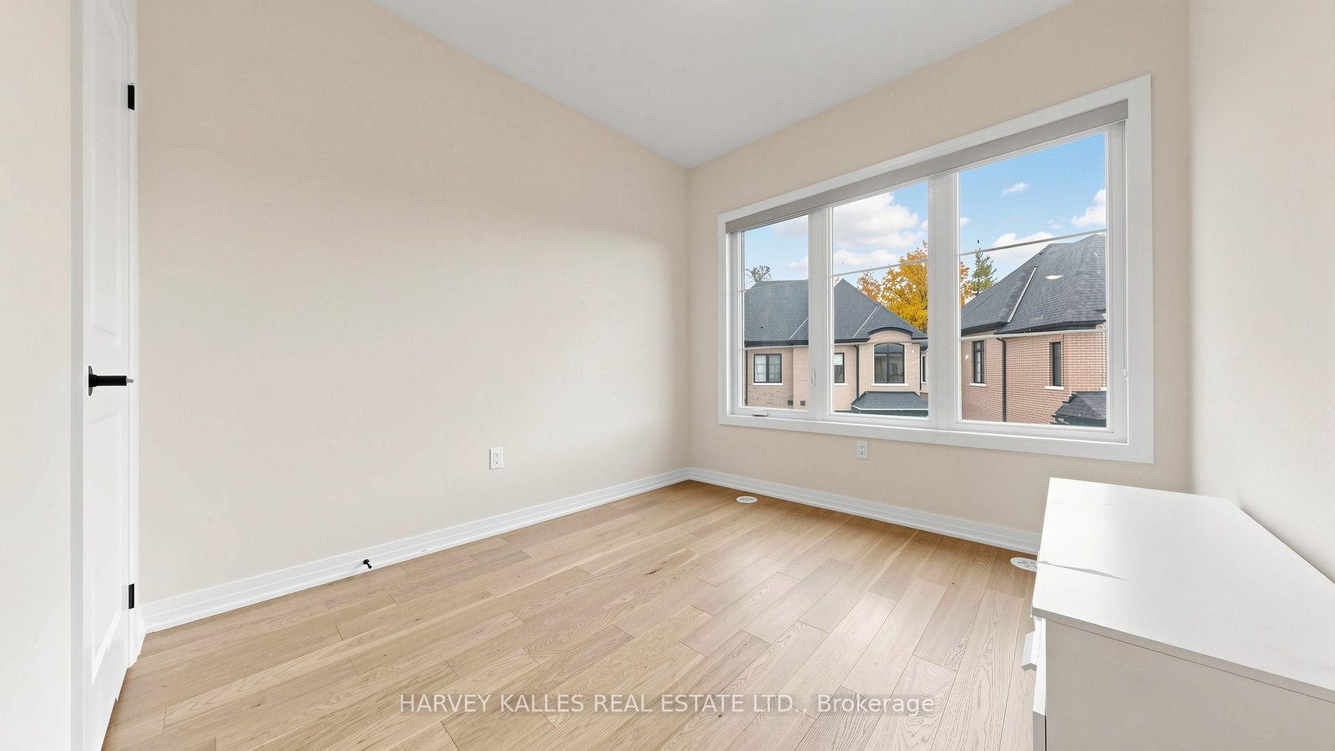 Photo 35 of 44 De La Roche Drive, Vaughan, Vellore Village — HOMEH