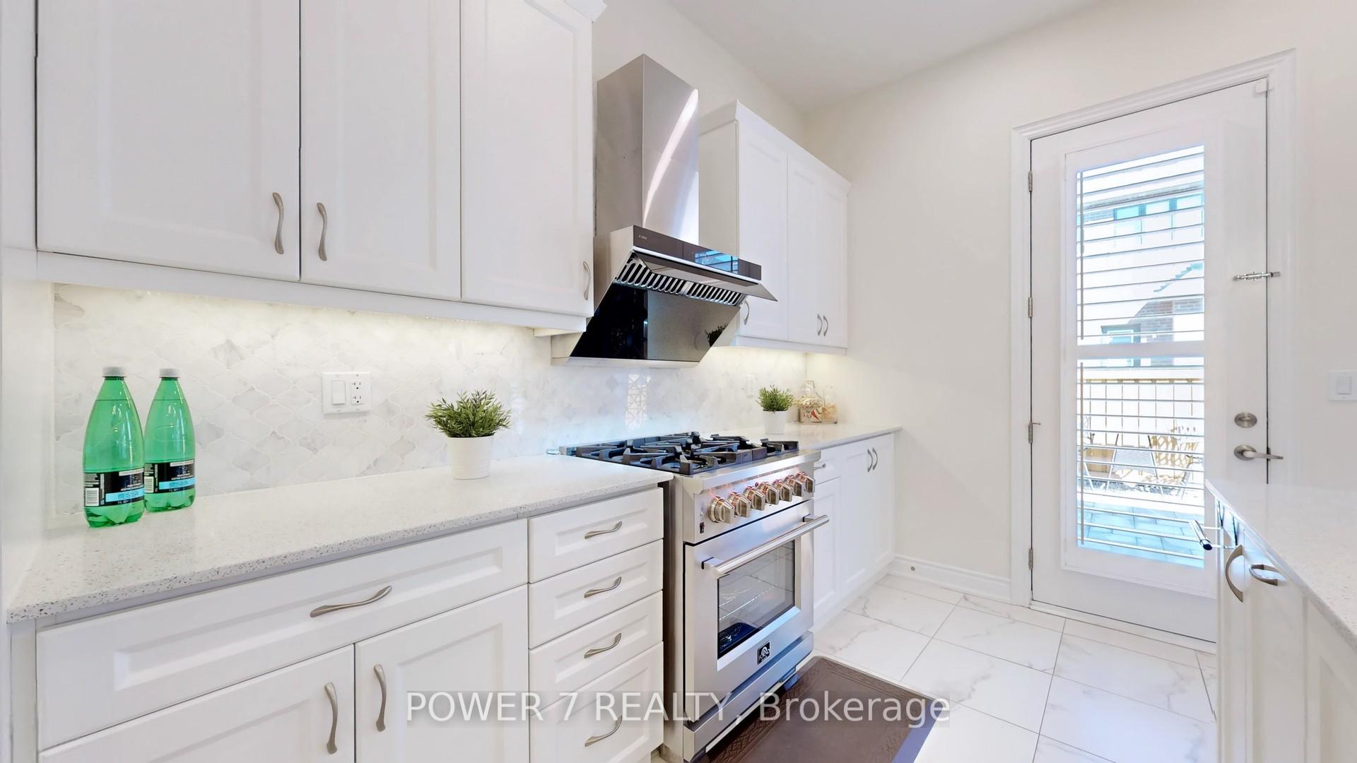 Photo 17 of 27 Joiner Circle, Whitchurch-Stouffville, Ballantrae — HOMEH