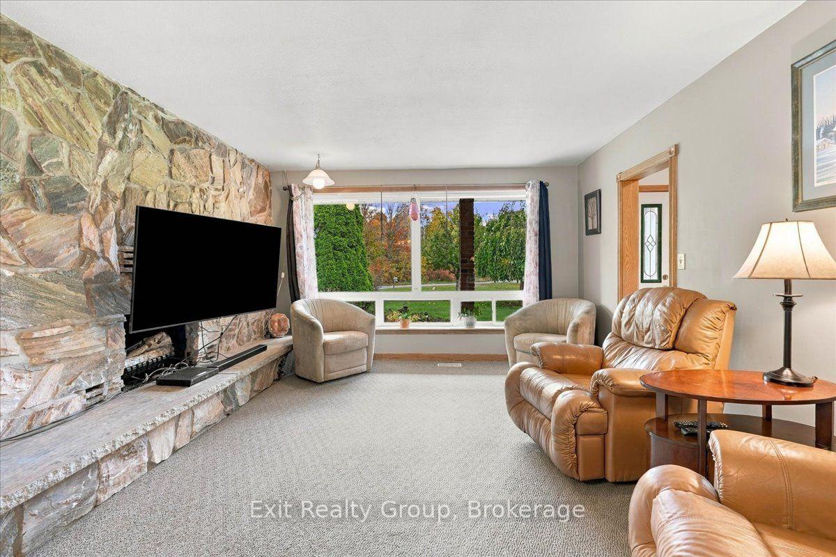 Photo 6 of 341 Downs Road, Quinte West, Murray Ward — HOMEH
