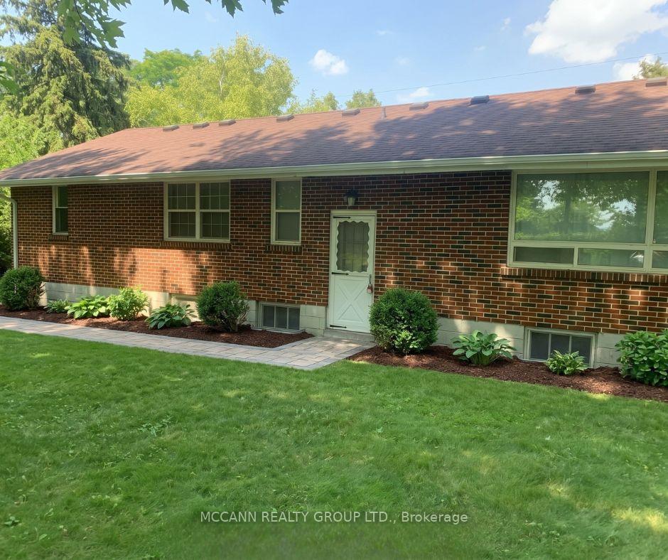 Photo of Unit B, 582 Mulock Court