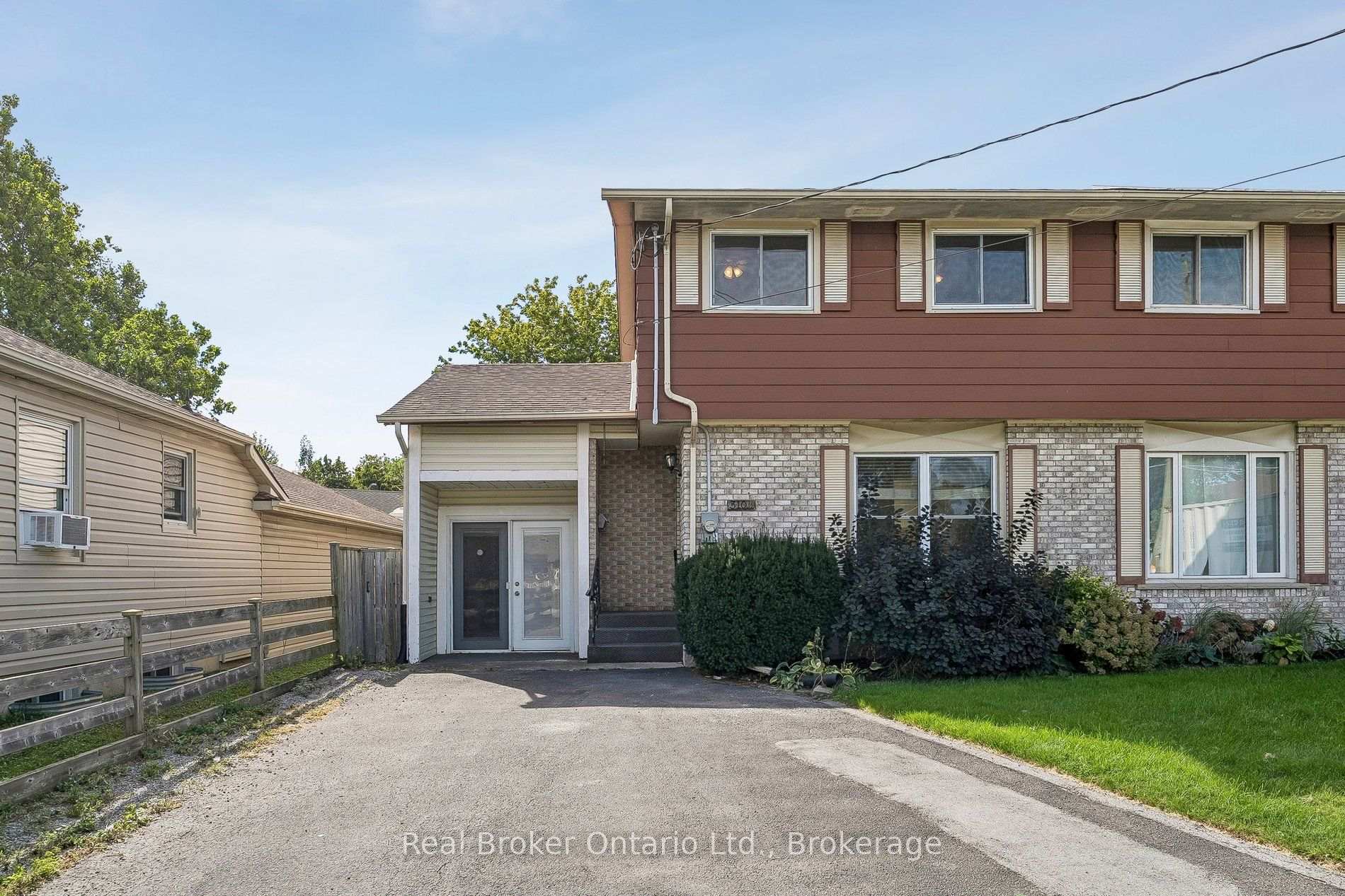 Photo 3 of Unit 1/2, 310 Linwell Road, St. Catharines, Vine/Linwell — HOMEH