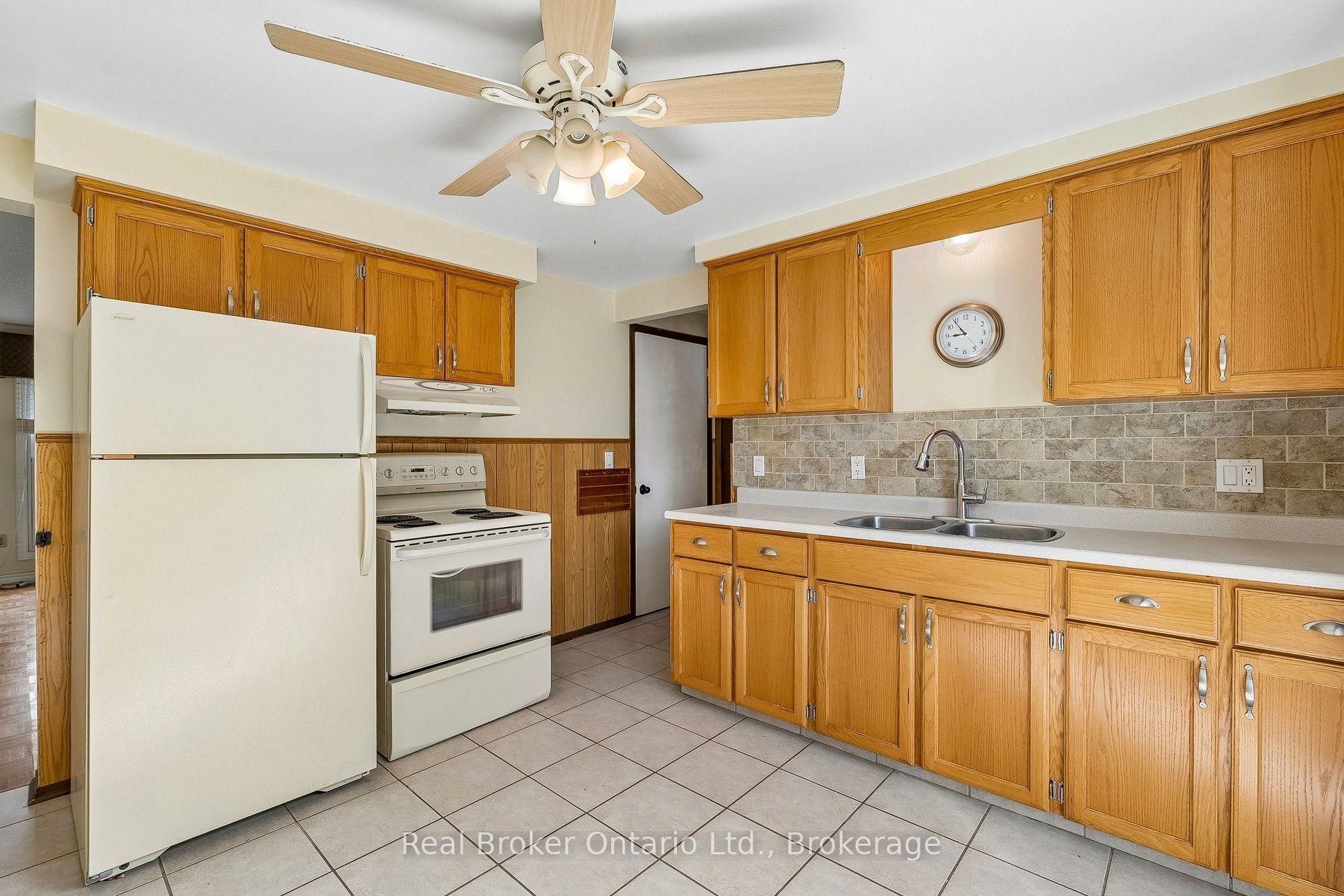 Photo 13 of Unit 1/2, 310 Linwell Road, St. Catharines, Vine/Linwell — HOMEH