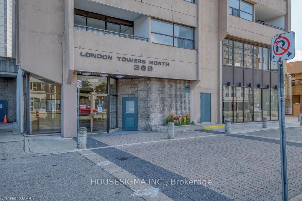 Photo of Unit 2206, 389 Dundas Street