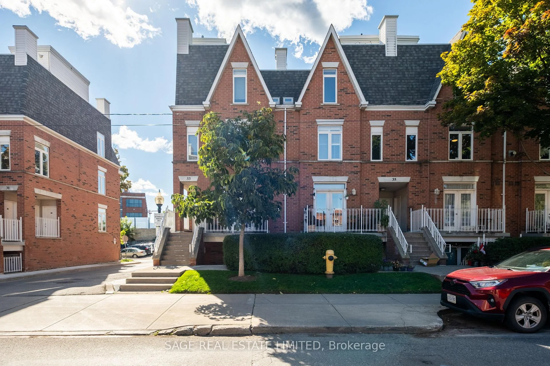 Front of Unit 3303, 33 Sudbury Street