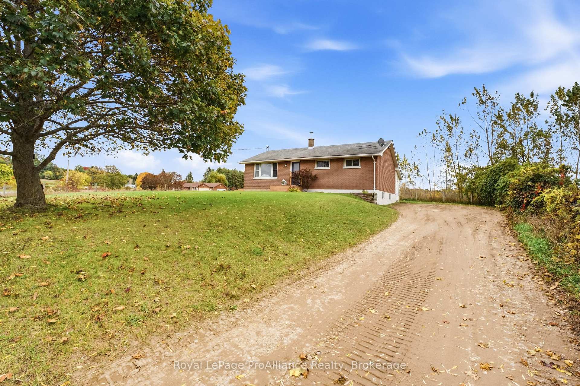 Photo 4 of 685 Will Johnson Road, Quinte West, Murray Ward — HOMEH