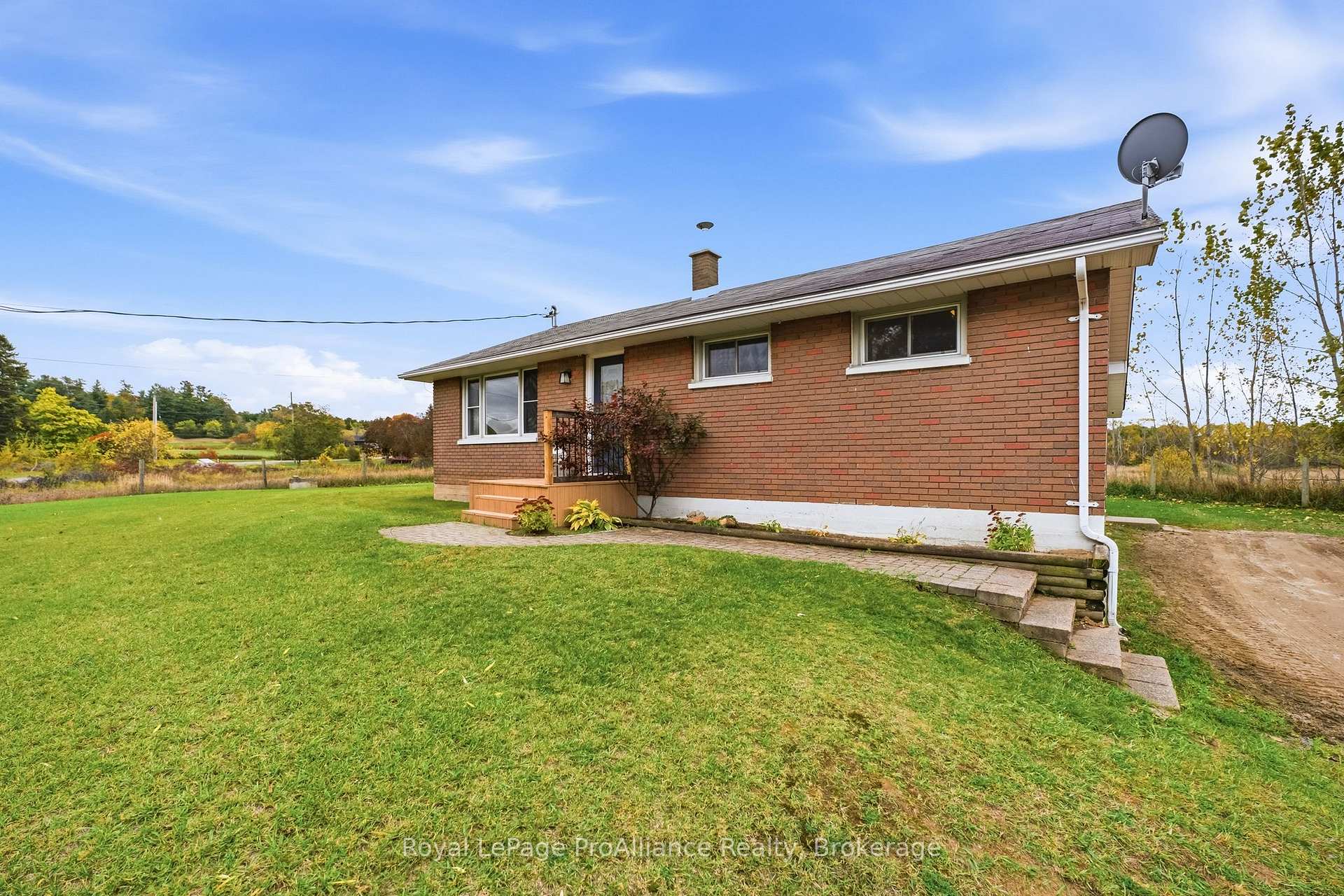 Photo 5 of 685 Will Johnson Road, Quinte West, Murray Ward — HOMEH