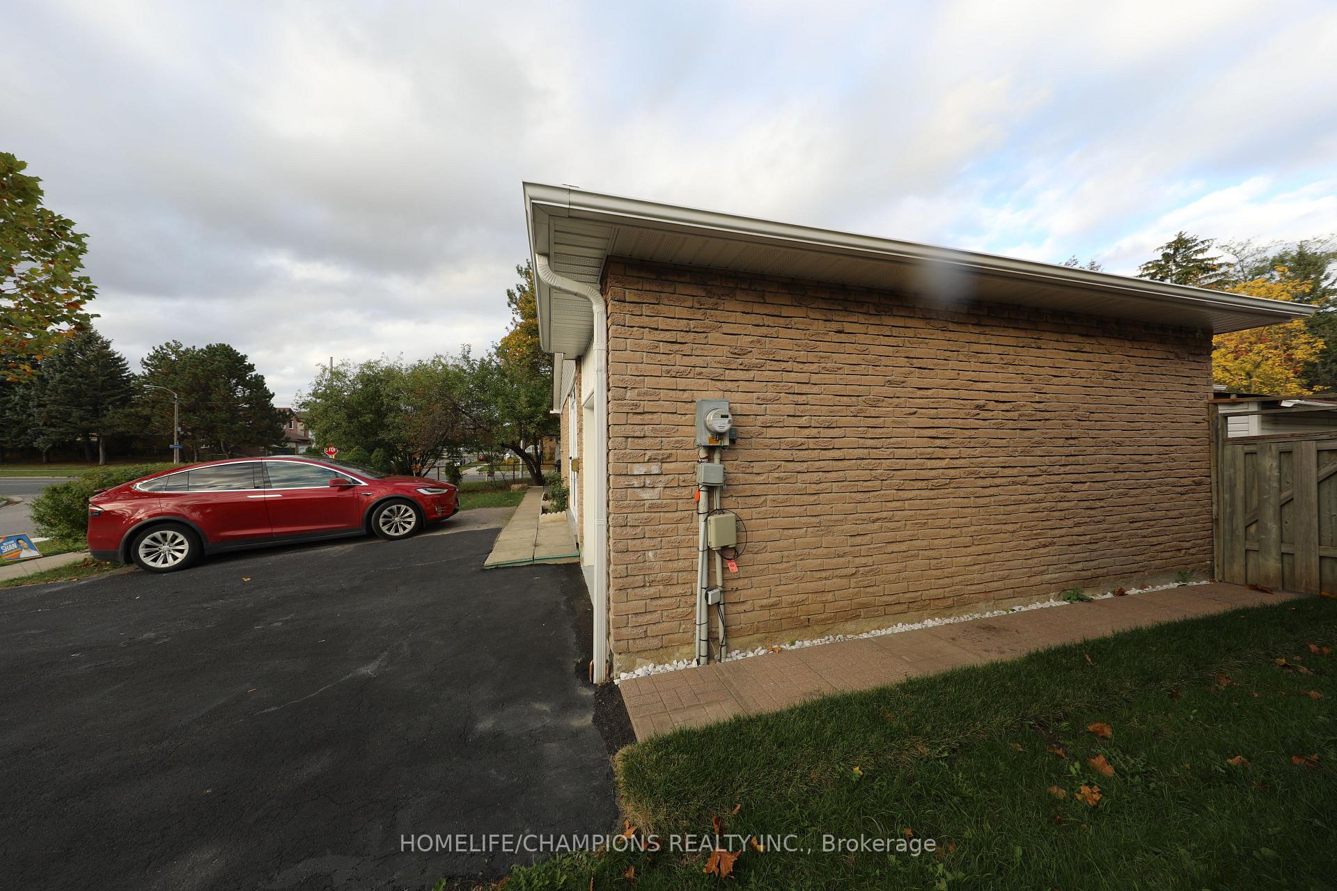 Photo 3 of 271 John Tabor Trail, Scarborough, Malvern — HOMEH