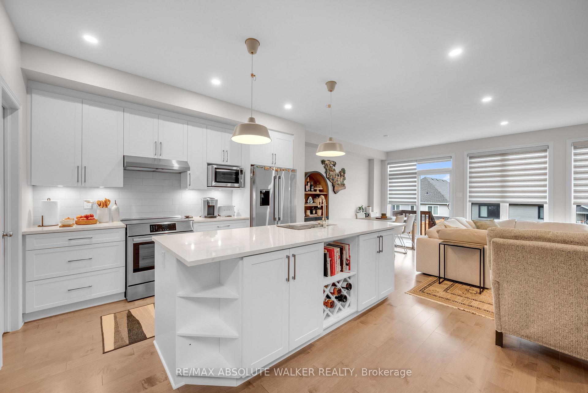 Photo 2 of 328 Kanashtage Terrace, Ottawa, Camelot — HOMEH